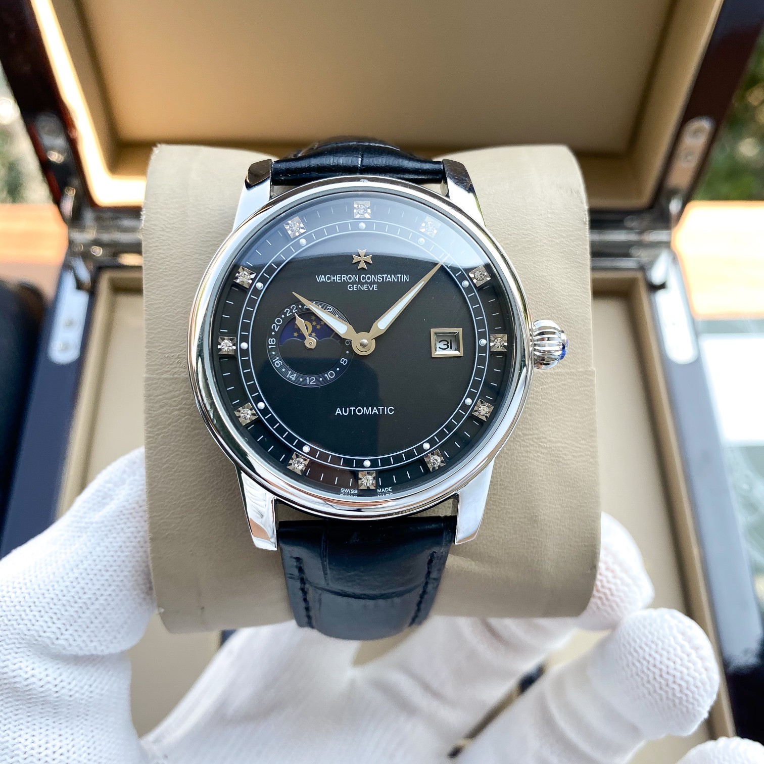 💰 400 江诗丹顿(Vacheron Constantin )精品男士腕表,魅力不凡,尽显精致细节与高超技艺,搭载多功能全自动机械机芯,顶级316精钢表壳,进口小牛皮表带,矿物质超强镜面,尺寸41*11,尊贵典范,绅士风范,身份的象征,展现你的独特品味!