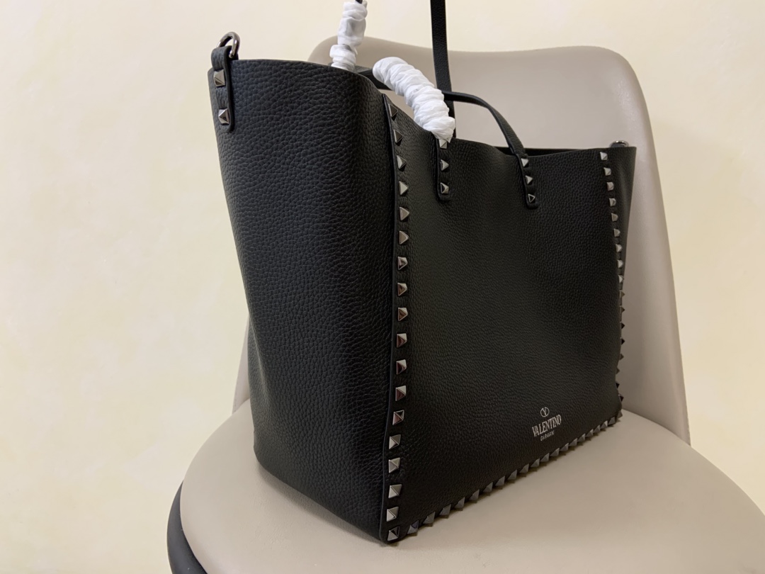 Valentino华伦天奴小牛皮大LOGO水桶包1122