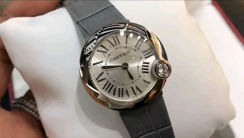 Cartier 卡地亚白气球系列视频欣赏，圣诞节礼物就她爸呲牙