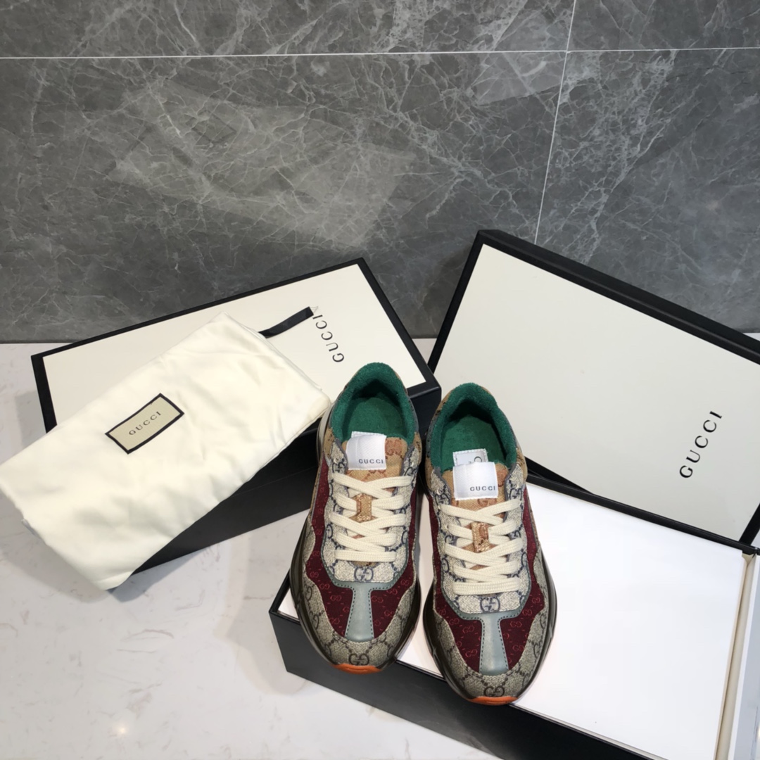 GUCCI sneakers chunky en toile monogramme bicolore modèle couple