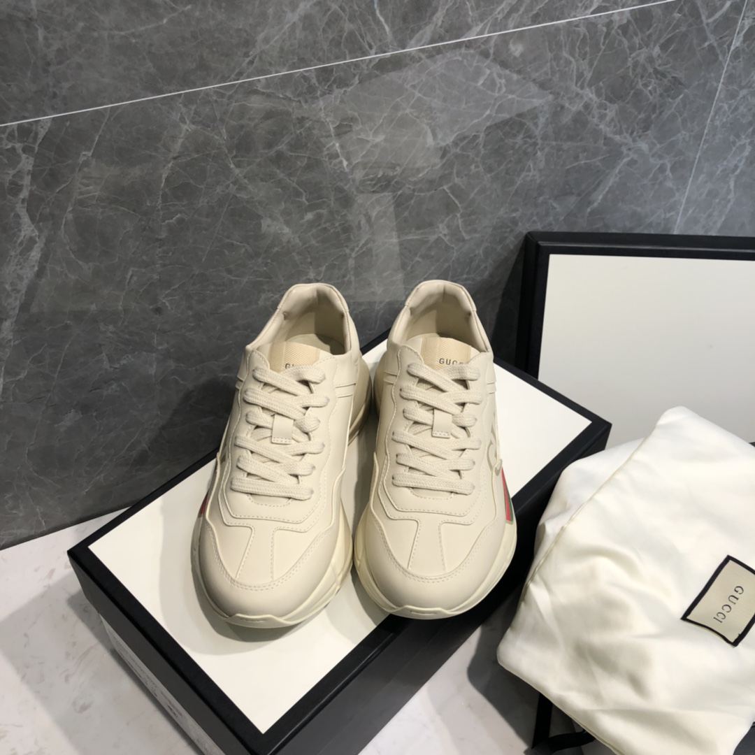 GUCCI sneakers chunky cuir blanc cassé à lacets
