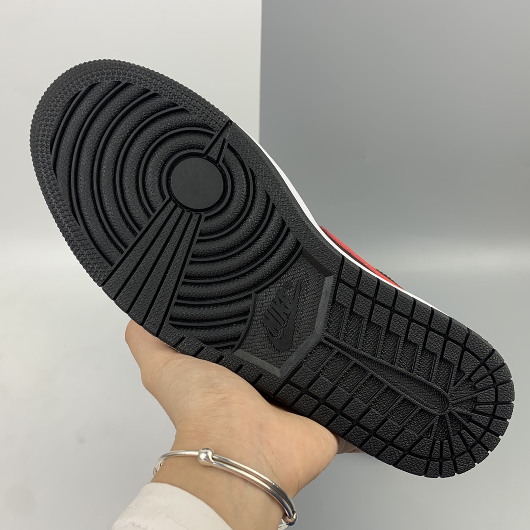 240 Air Jordan 1 Mid AJ1 乔1 中帮百搭休闲运动板鞋 554724-075