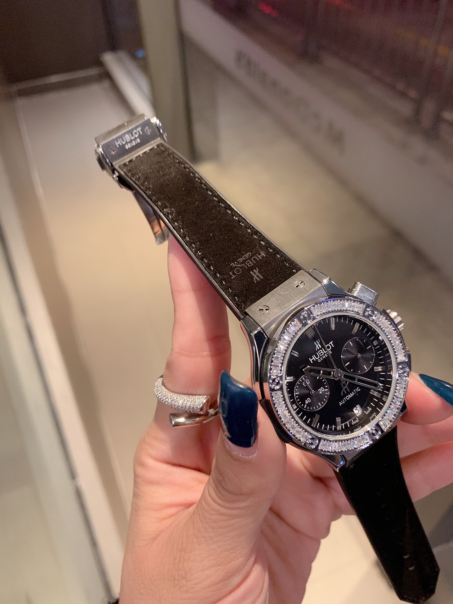 Hublot’s Big Bang Series: Luxury Watches with Fashion and Elegance - 图片 3