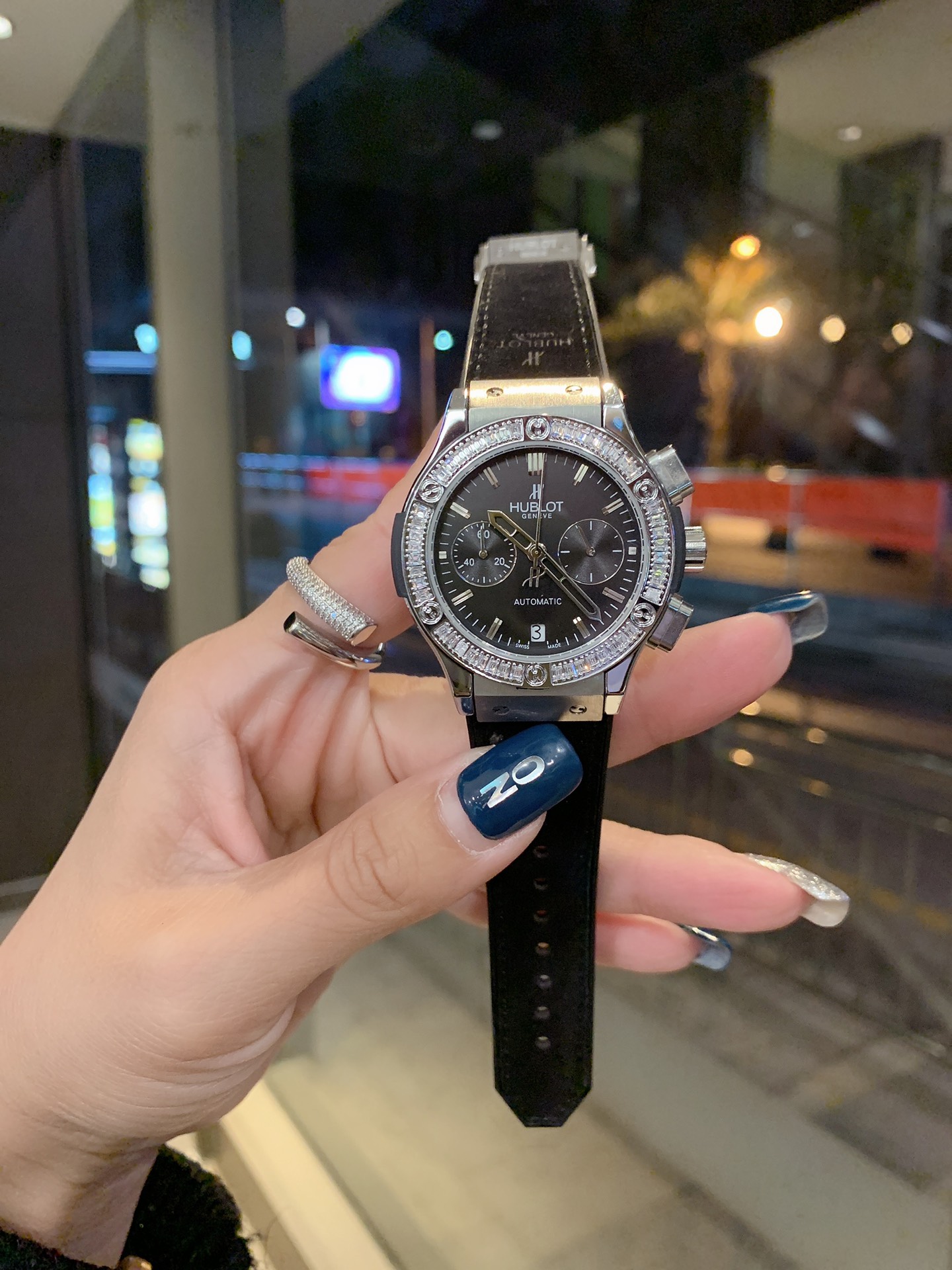 Hublot’s Big Bang Series: Luxury Watches with Fashion and Elegance