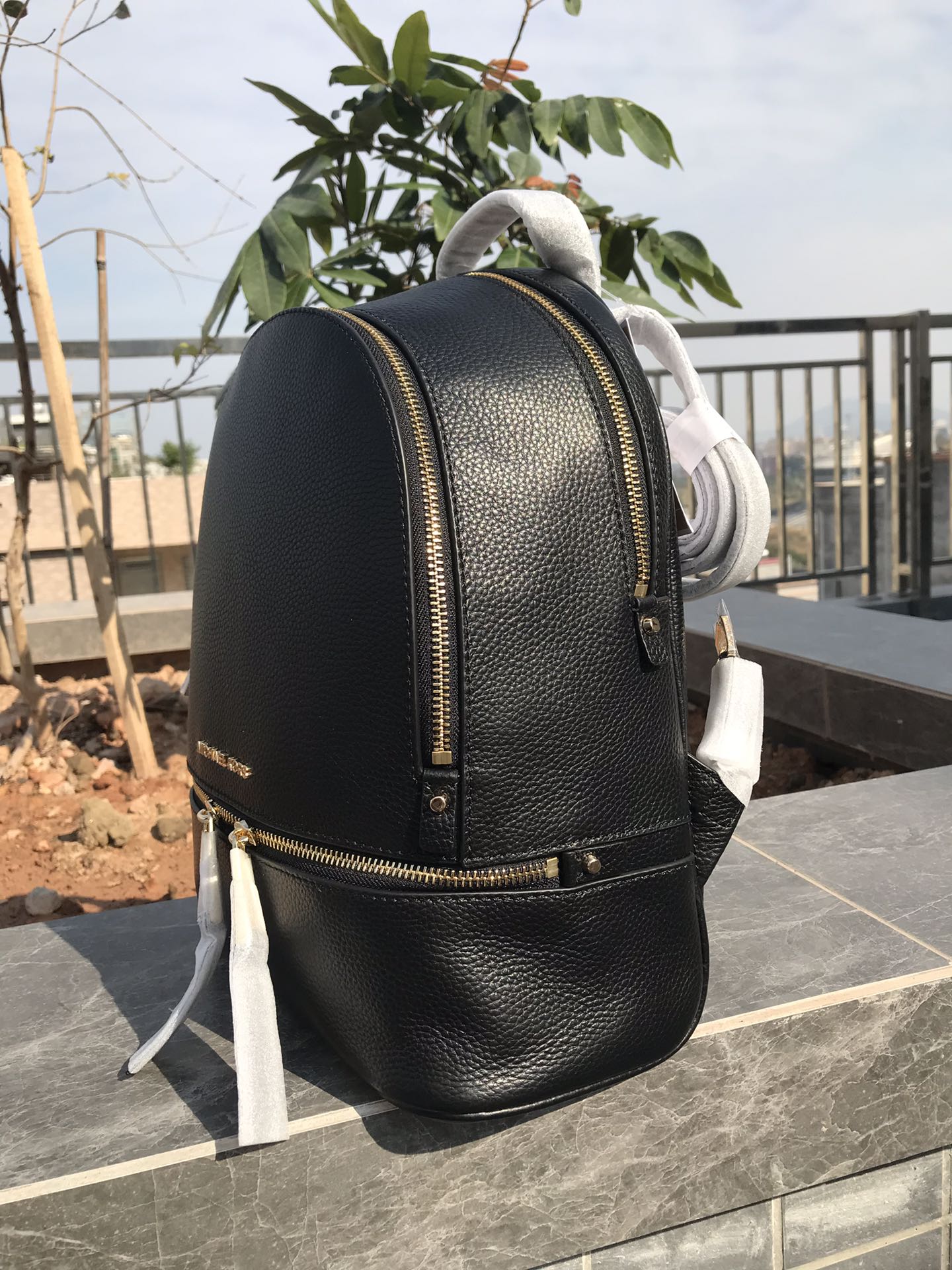 Michael Kors Mk纯原双肩MK背包2拼皮全皮，荔枝纹软牛皮，手感超柔软 配 防尘袋