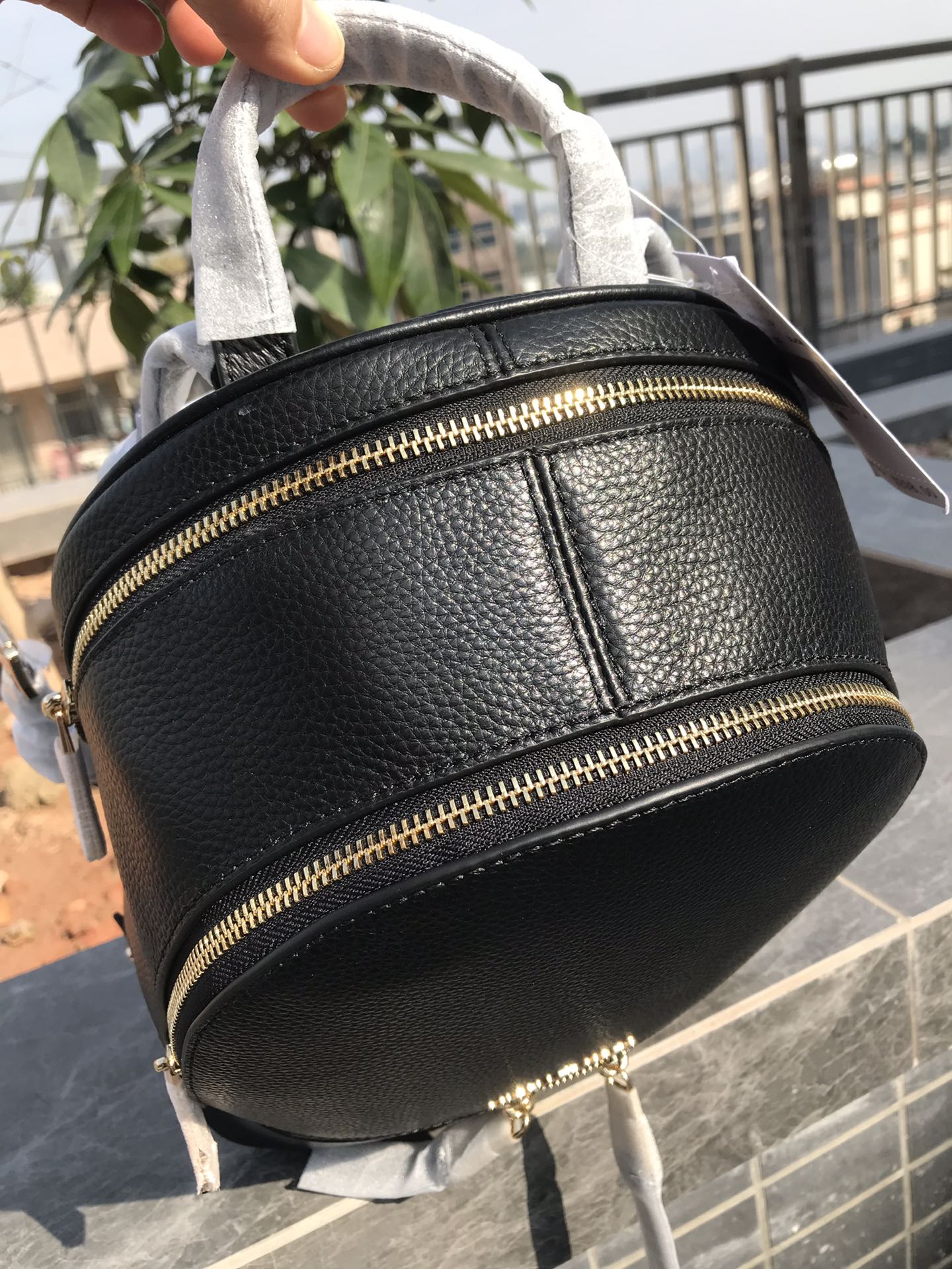 Michael Kors Mk纯原双肩MK背包2拼皮全皮，荔枝纹软牛皮，手感超柔软 配 防尘袋