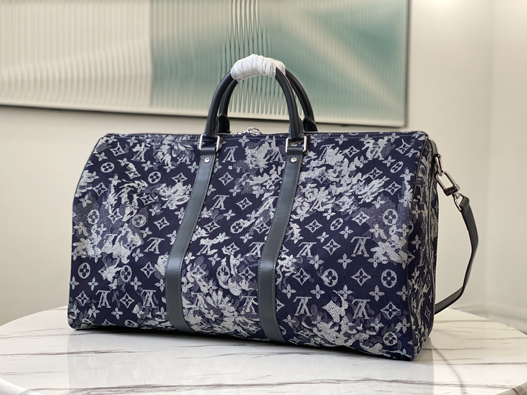 顶级原单 M57285 Keepall Bandoulière 50 旅行袋身披 Monogram Tapestry 帆布和皮革饰边亮相 3