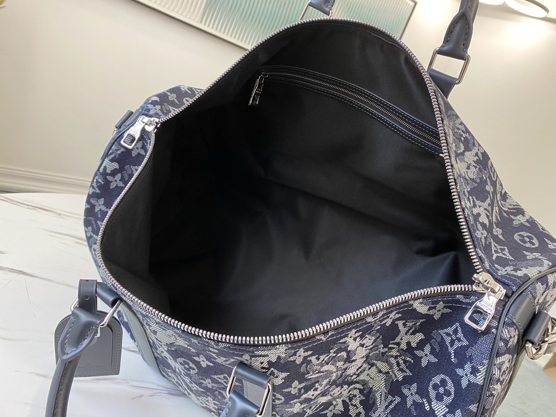 顶级原单 M57285 Keepall Bandoulière 50 旅行袋身披 Monogram Tapestry 帆布和皮革饰边亮相 9