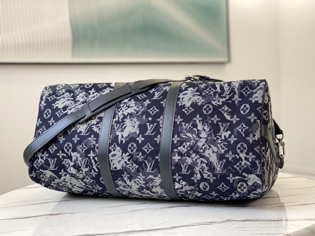 顶级原单 M57285 Keepall Bandoulière 50 旅行袋身披 Monogram Tapestry 帆布和皮革饰边亮相 4