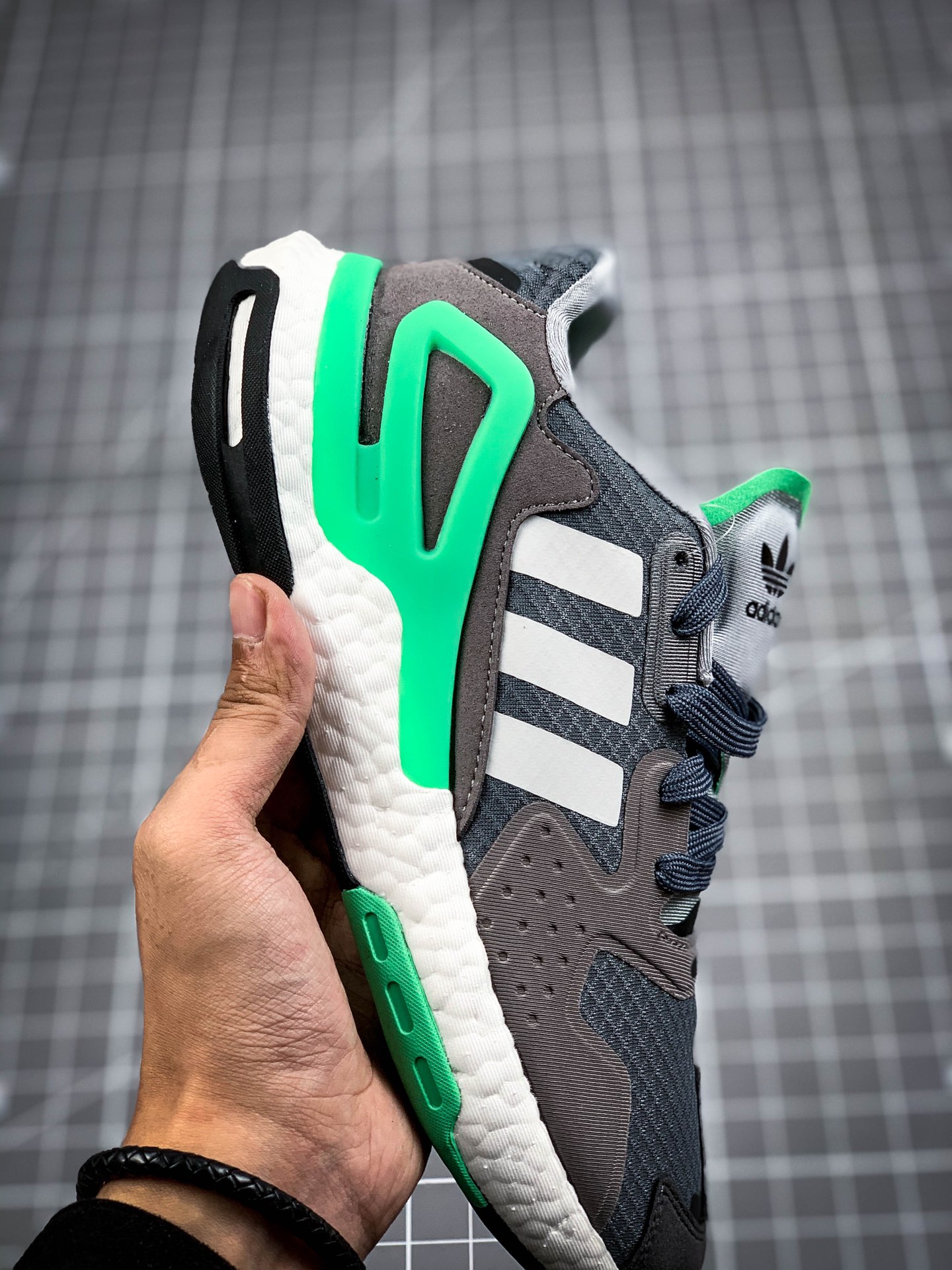 200   Adidas Day Jogger 夜行者二代 FW4868