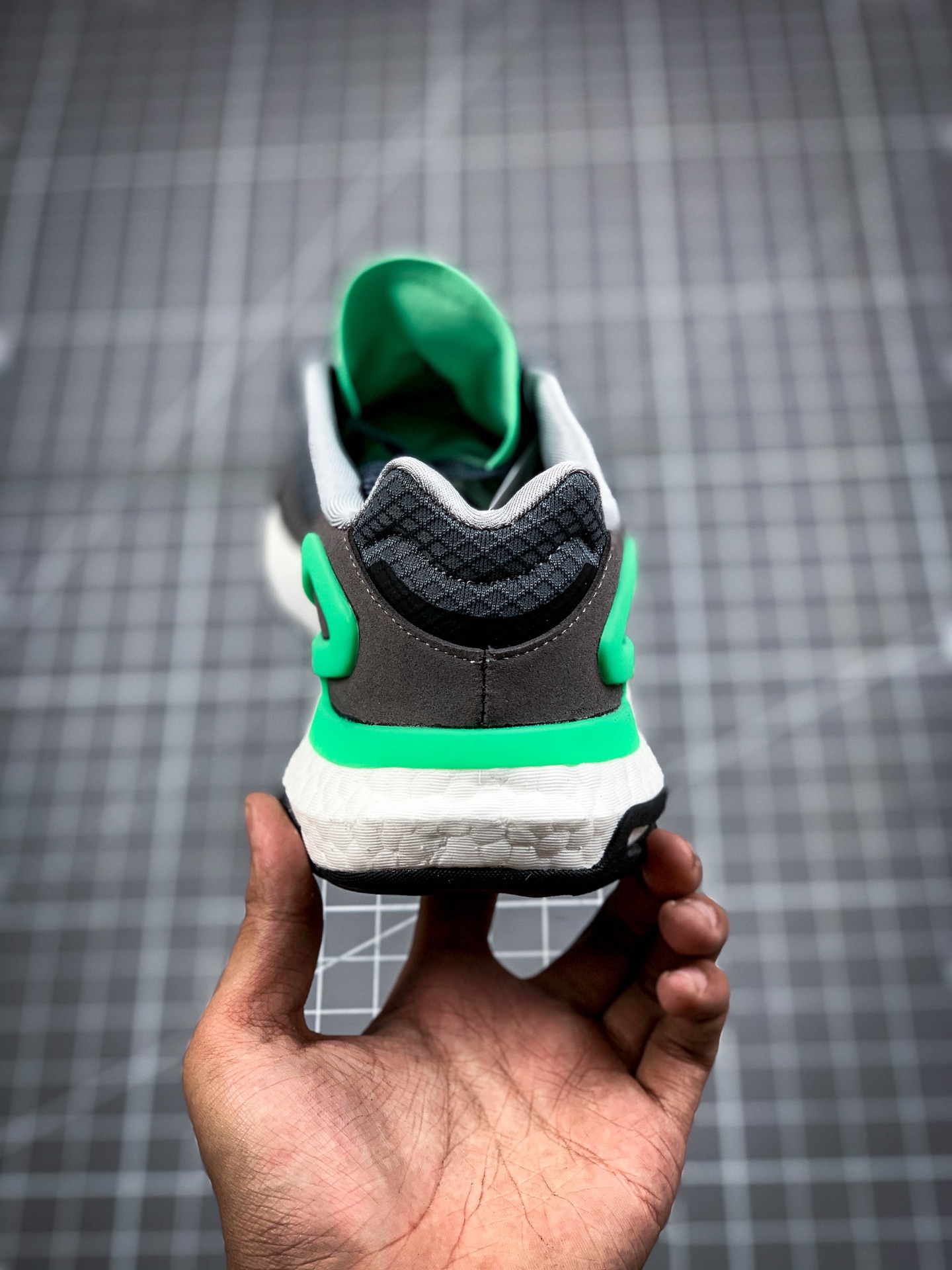 200   Adidas Day Jogger 夜行者二代 FW4868