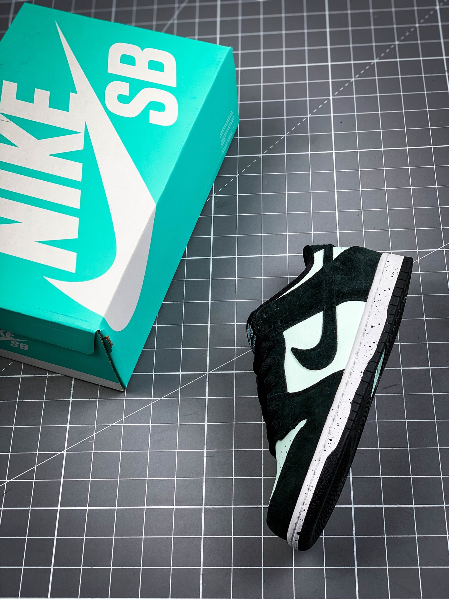 260 Nike SB Dunk Pro Low Leather”Grey/Black-Gum”扣篮系列低帮休闲运动滑板板鞋 854866-003