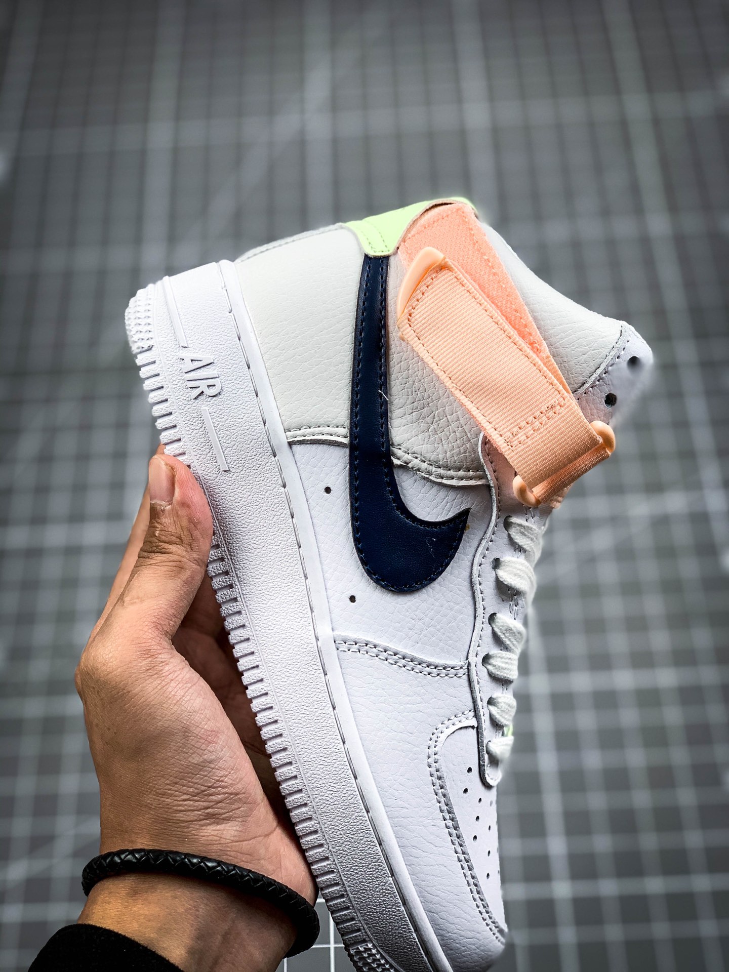 220 女鞋 公司级Nike Air Force 1 Mid “梦巴黎中帮”  白淡粉 334031-117
