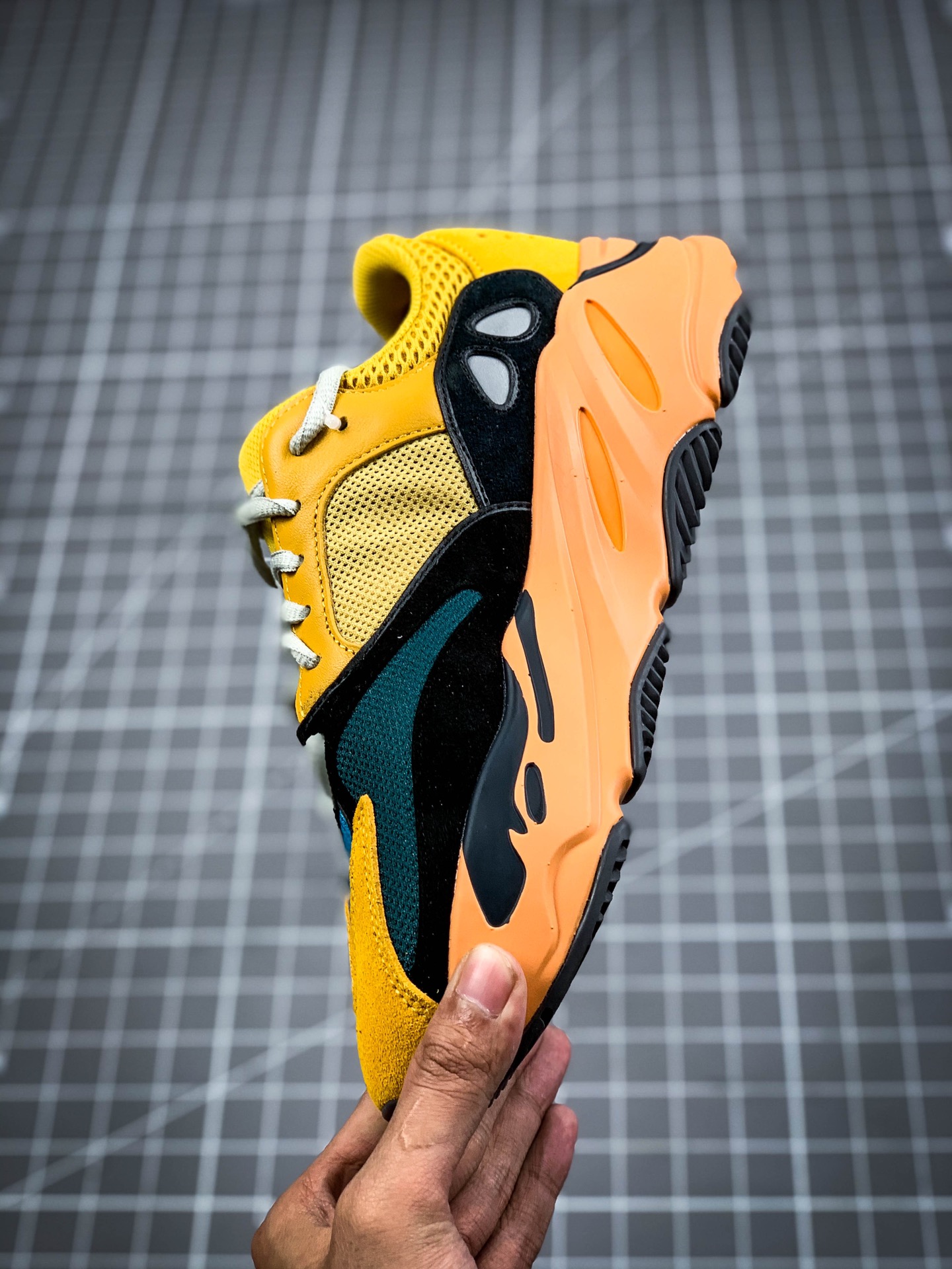 330  新货# 大厂纯原 Adidas YEEZY BOOST 3M 700 MNVN GZ6984-881