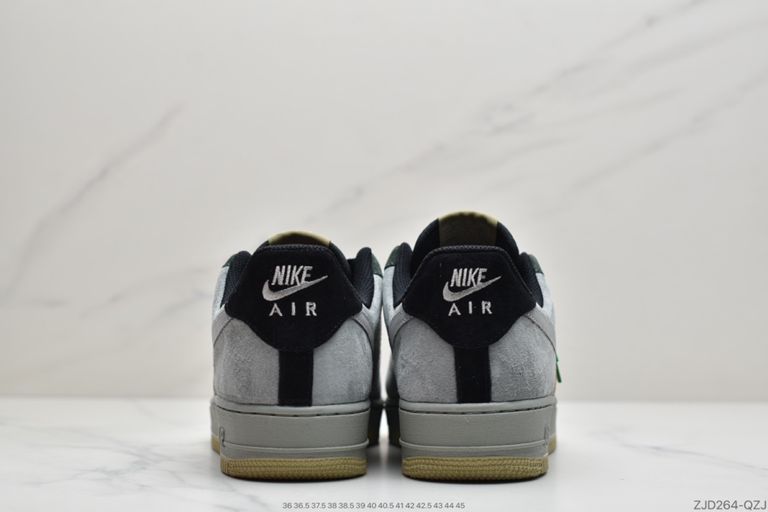 240  公司级耐克Nike Air Force 1 Low “Christmas” 空军一号CQ5059-101