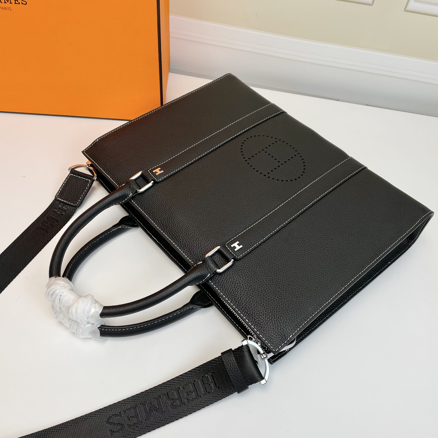 Hermes Men's Leather Briefcase Handbag, Top-Quality Italian Leather, Black, 38x7x29 9 a1608534645144 1134