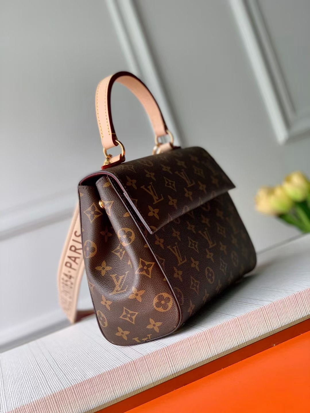 Louis Vuitton Haute Couture Classic Luxury Handbag Shoulder Crossbody 2