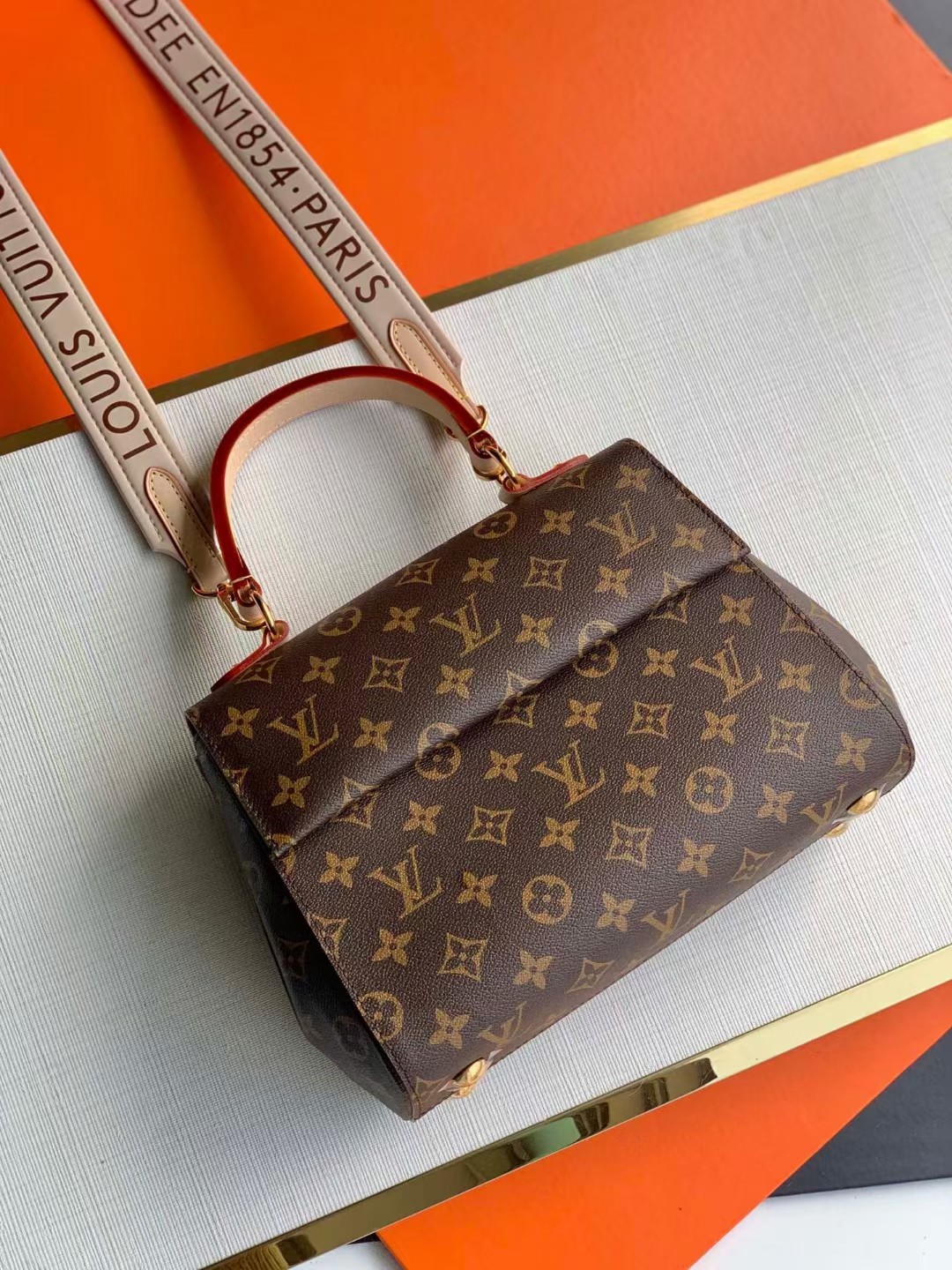 Louis Vuitton Haute Couture Classic Luxury Handbag Shoulder Crossbody 3
