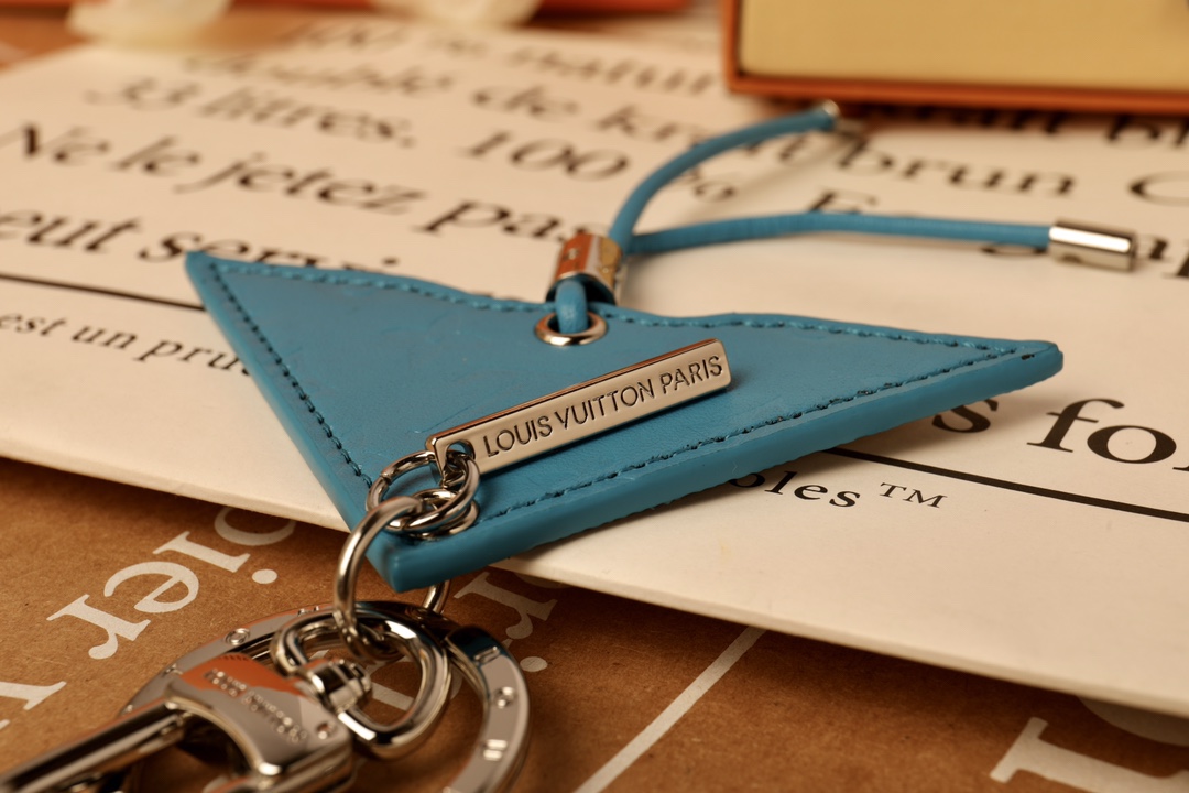 Child-Friendly Theme Highlighted in Mini Icon Kita Bag Decoration at 2020 Spring/Summer Show. - 图片 3
