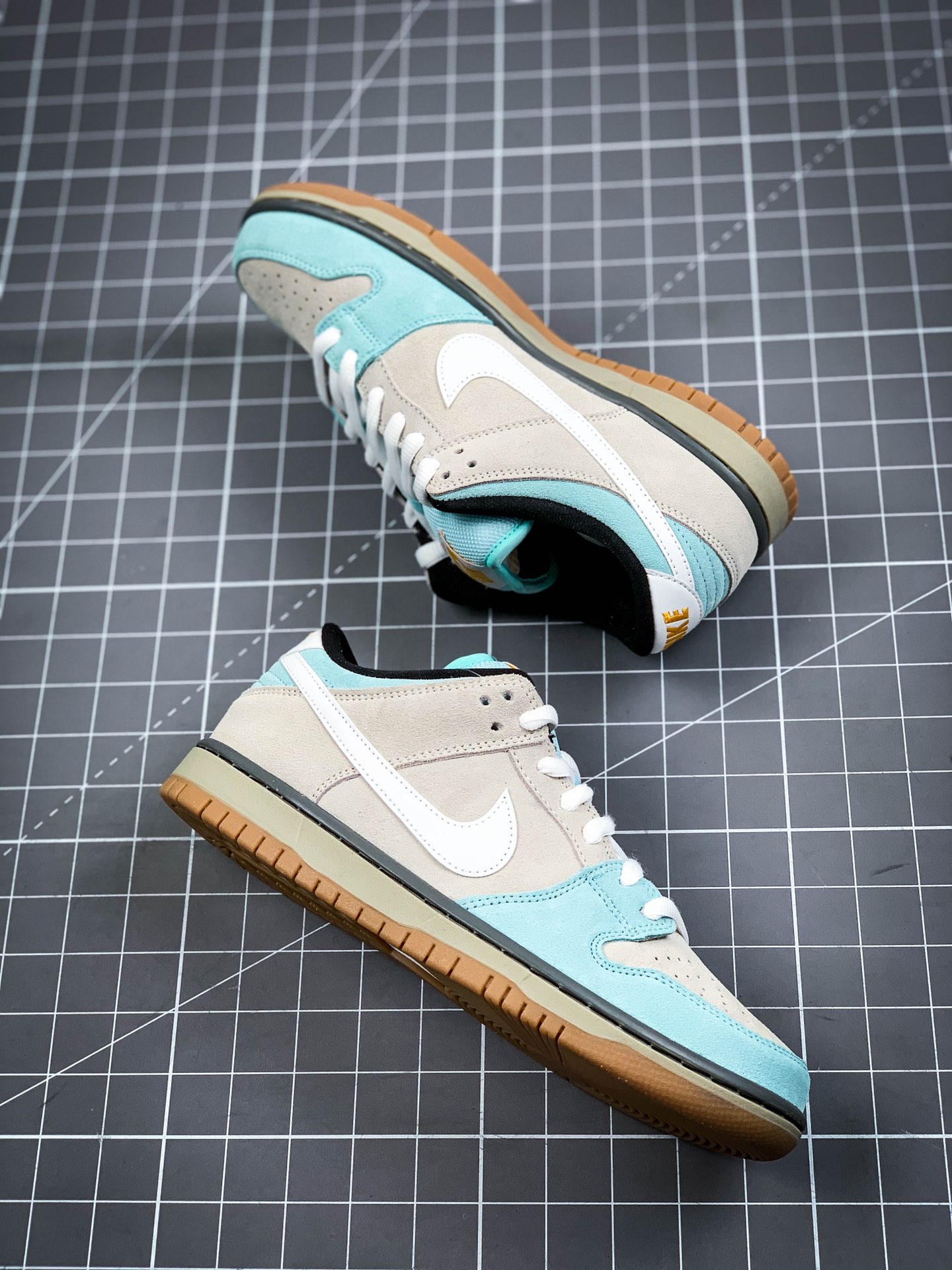 320  SB Dunk Low “Gulf of Mexico” 墨西哥湾304292-410