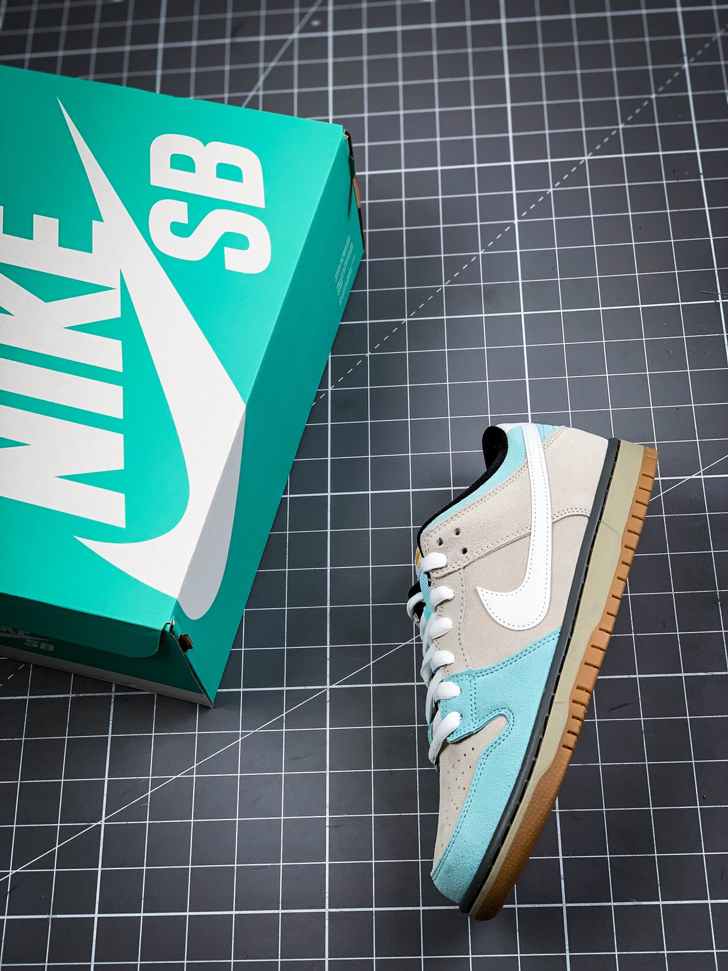 320  SB Dunk Low “Gulf of Mexico” 墨西哥湾304292-410