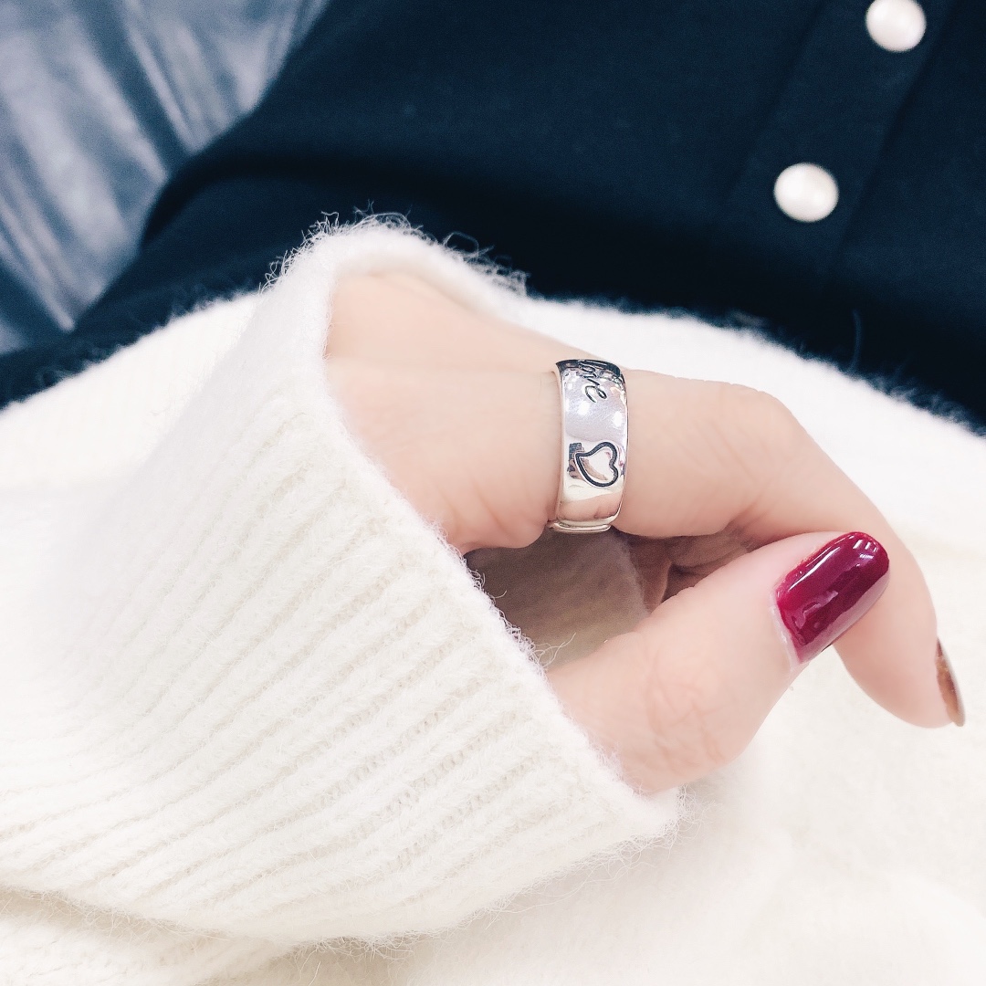 NO:102347,GUCCI Gucci Sterling Silver [Rose][Rose]beind for love Love, fearless Flower and bird series Fashion generous men and women couples, Gucci ring, gucci, gucci, ring, pure silver19860909GUCCI 古奇 纯银 [玫瑰][玫瑰]beind for love 爱·无畏 花鸟系列 时尚 大方 男女情侣款,古驰戒指,gucci,gucci,ring,pure silver,Jewelry