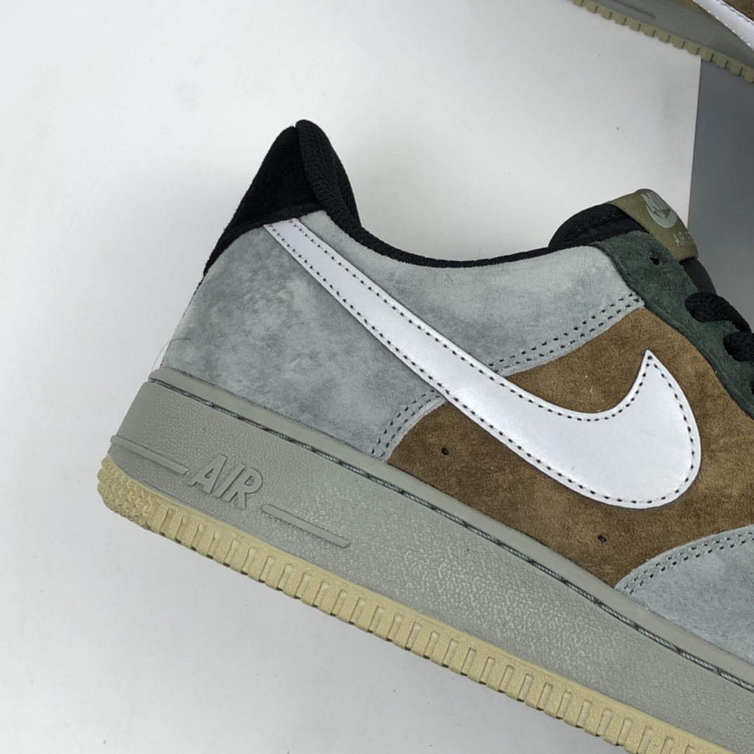 240 Nk Air Force 1 Low“Christmas”空军一号“圣诞节”主题低帮休闲板鞋 CQ5059-101