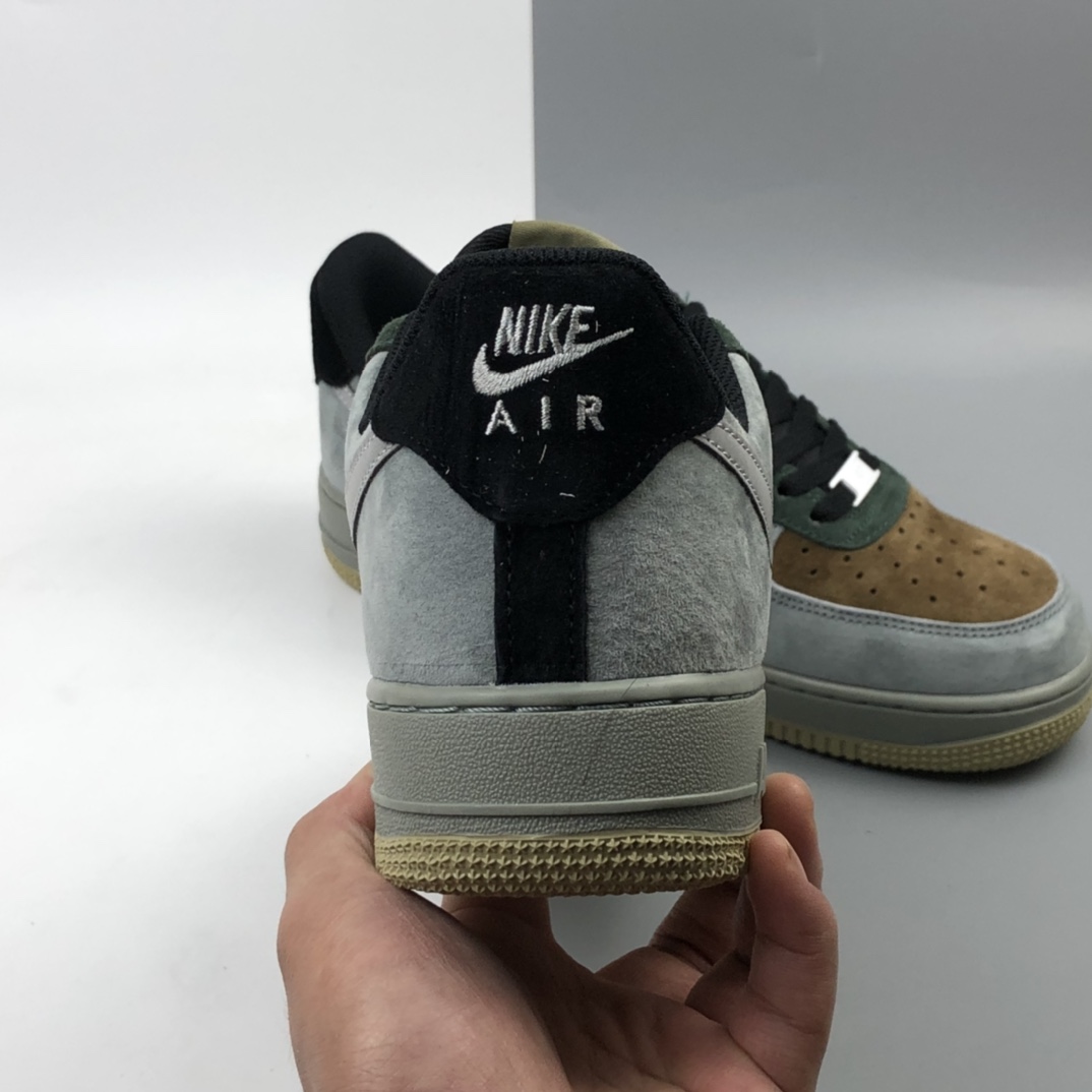 240 Nk Air Force 1 Low“Christmas”空军一号“圣诞节”主题低帮休闲板鞋 CQ5059-101