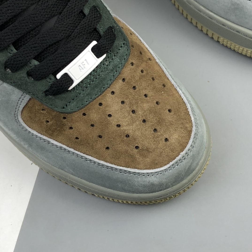 240 Nk Air Force 1 Low“Christmas”空军一号“圣诞节”主题低帮休闲板鞋 CQ5059-101