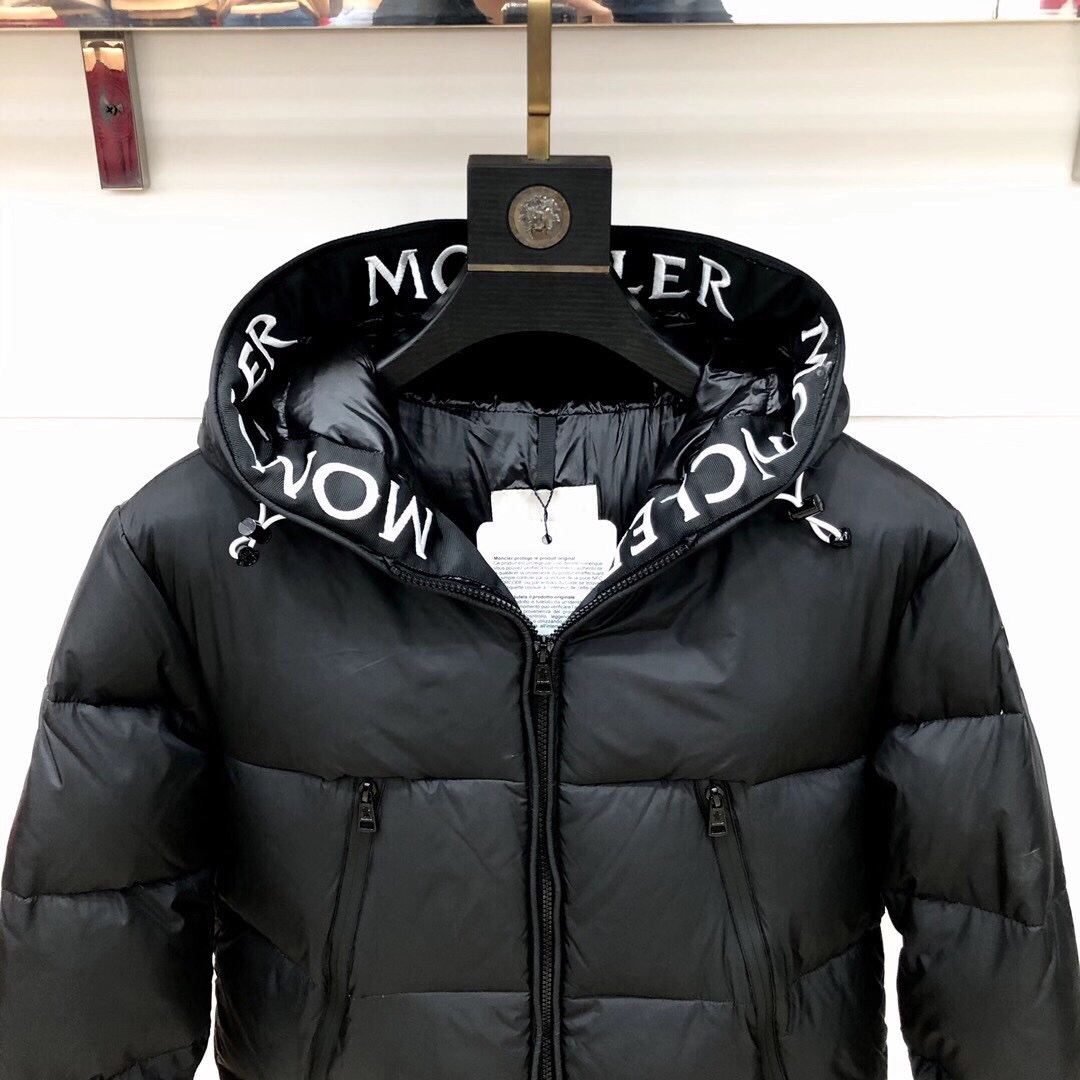 Moncler蒙口羽绒服官网原版！一流质感休闲爆款羽绒服100%90绒,摸不到一根羽毛杆,轻盈,厚实,保