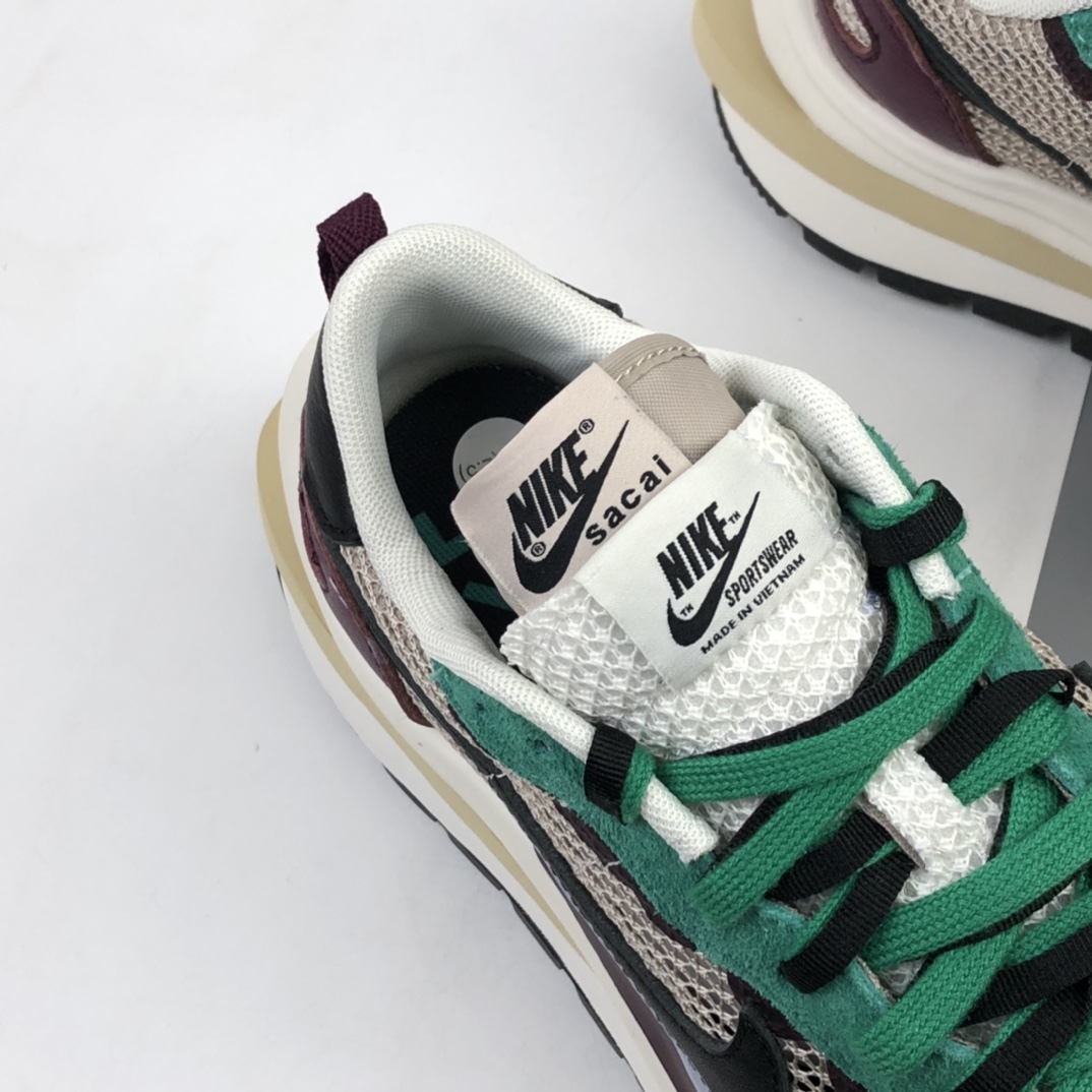 400 日式解构美学联名Sacai x Nike Pegasus Vaporfly SP 大重叠双钩子DD3035-200