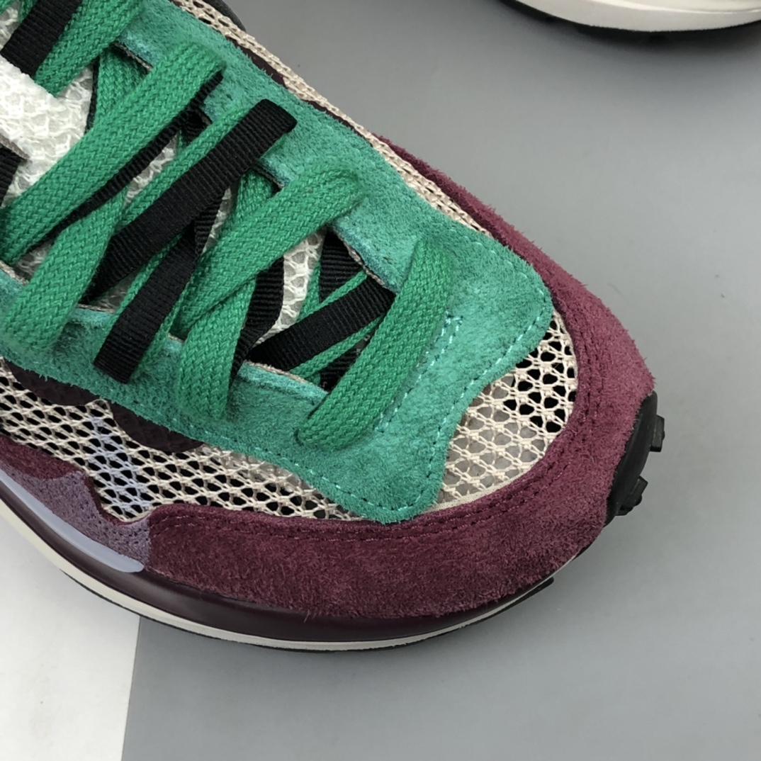 400 日式解构美学联名Sacai x Nike Pegasus Vaporfly SP 大重叠双钩子DD3035-200