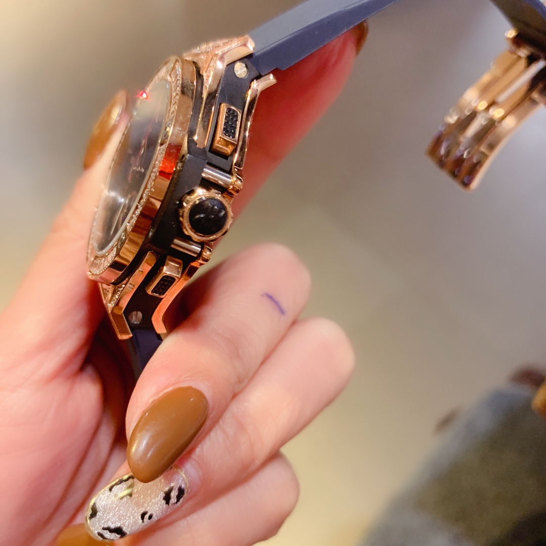 HUBLOT Big Bang Women’s Watch Series with Artist Collaboration: Luxury and Elegance Combined - 图片 5