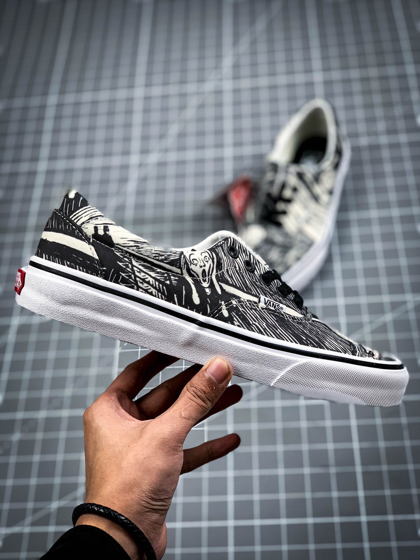 150  Vans Authentic x Moma 联名款 爱德华蒙克联名（呐喊）