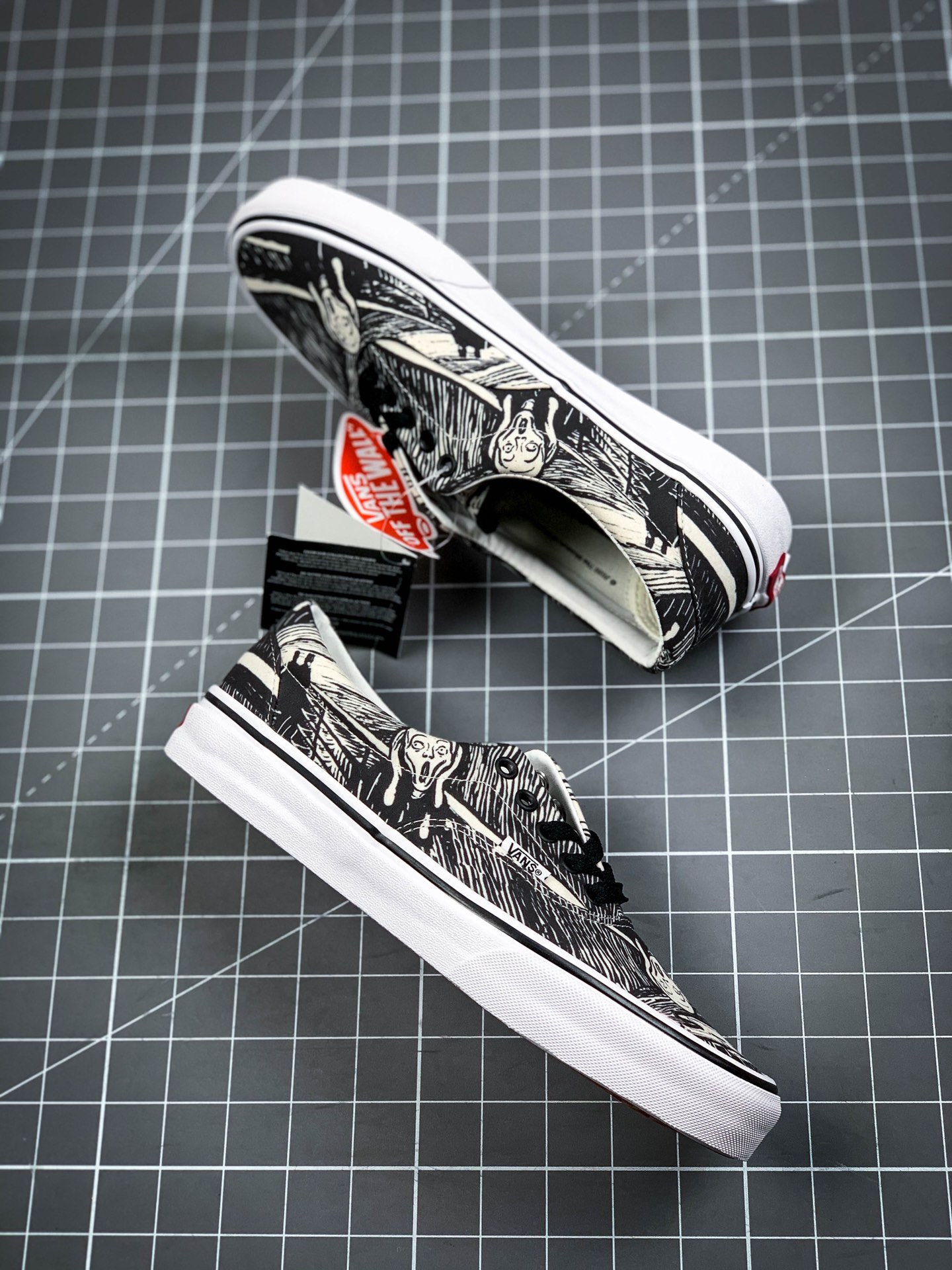 150  Vans Authentic x Moma 联名款 爱德华蒙克联名（呐喊）