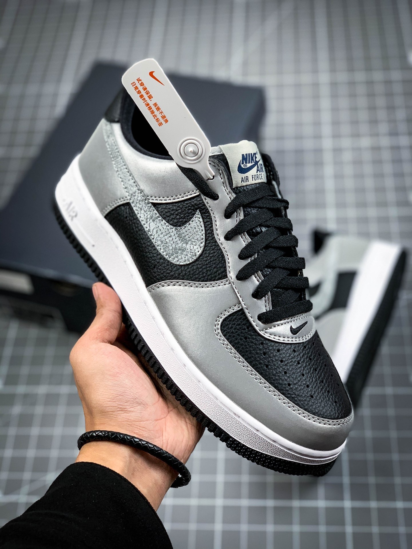 200 耐克Nike Air Force 1’07 B”3M Snake”空军一号经典低帮百搭休闲运动板鞋“皮革黑银反光蟒蛇纹钩子”DJ6033-001