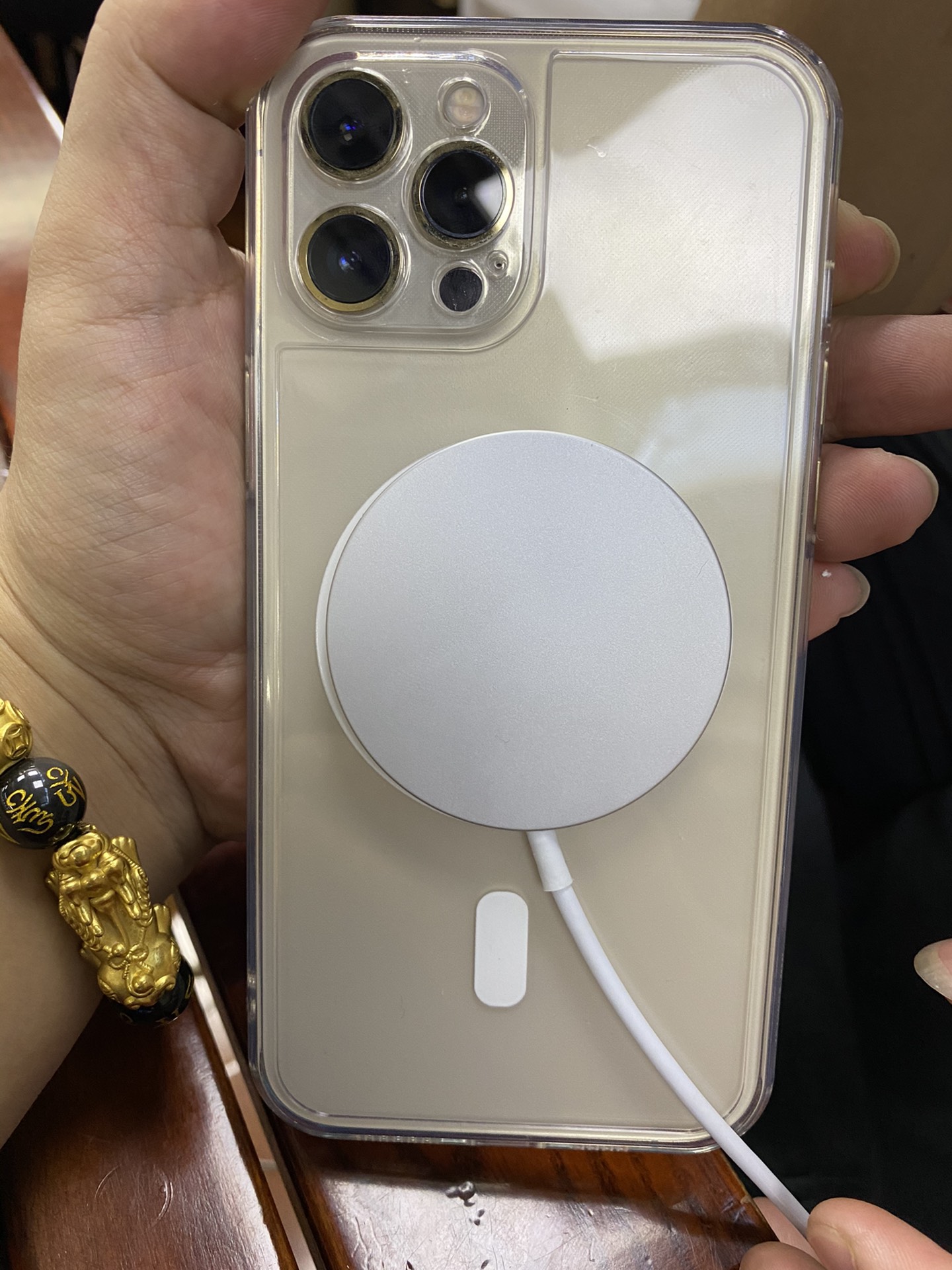 Cargador inalámbrico magnético. Ultrafino, grosor 1:1, carga rápida de 15W, borde brillante, carcasa trasera …
