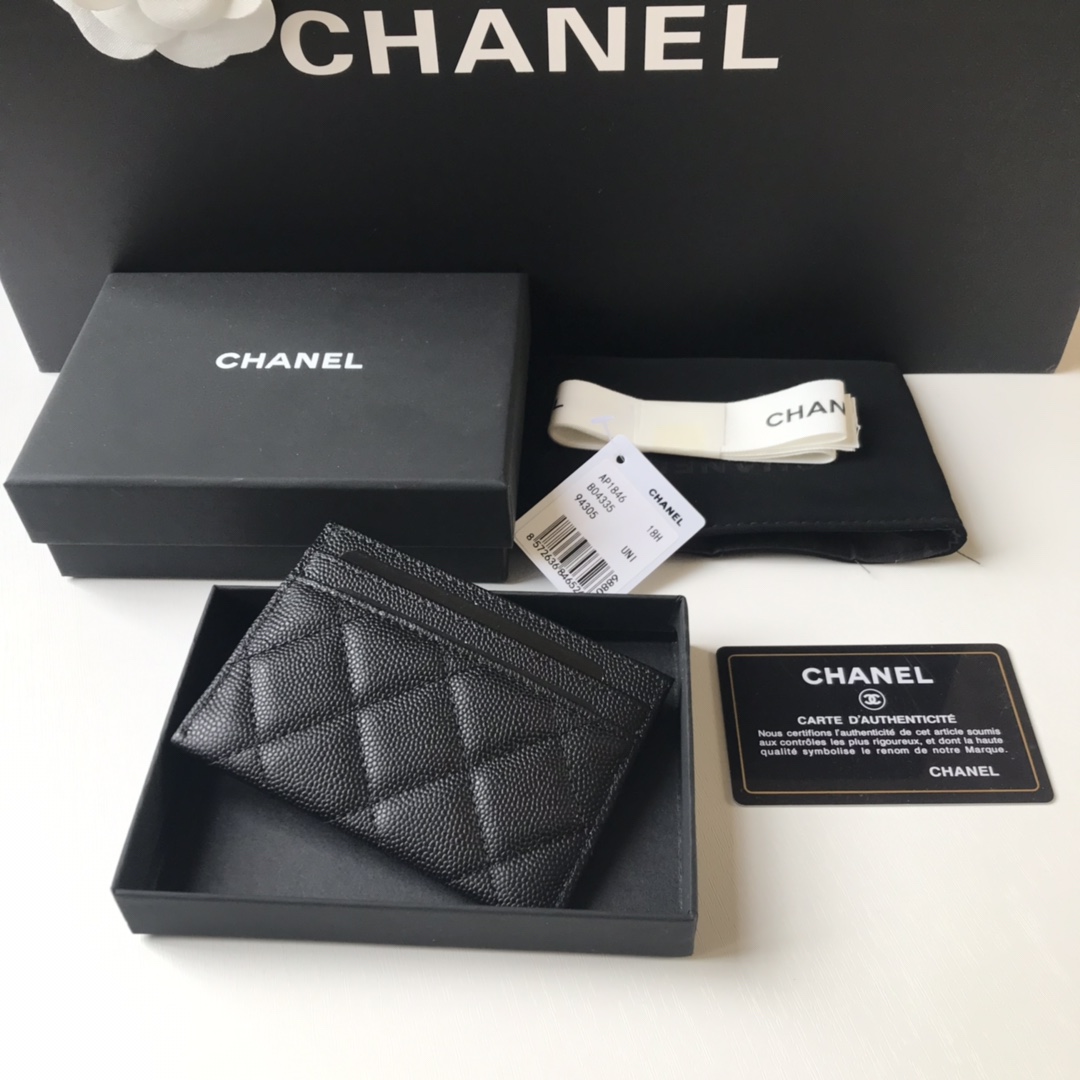 Chanel 跑量价294 克细球浅金 COCO20款卡包 、菱格纹路 小颗粒料、大luog一半皮条一半金链搭配 细节美到淋漓尽致全套包装、款号1846、尺寸11*7
