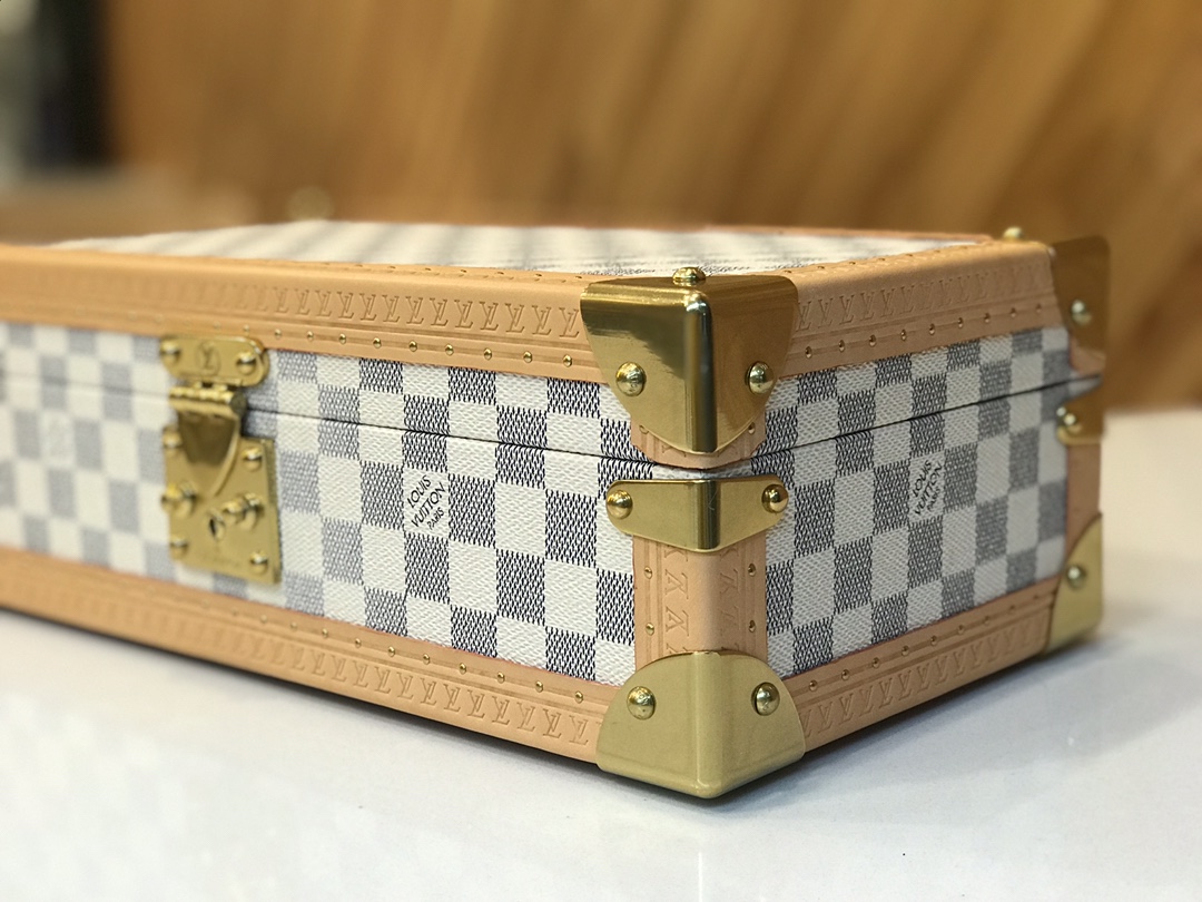 Louis Vuitton Damier Azur Canvas 8-Watch Case with Removable Tray 4 i1608740980 6179 2