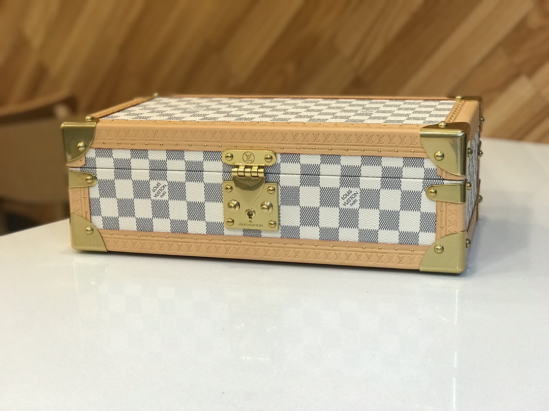 Louis Vuitton Damier Azur Canvas 8-Watch Case with Removable Tray 2 i1608740980 9561 0