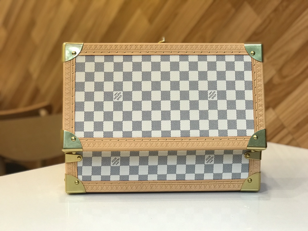 Louis Vuitton Damier Azur Canvas 8-Watch Case with Removable Tray 6 i1608740980 9848 4