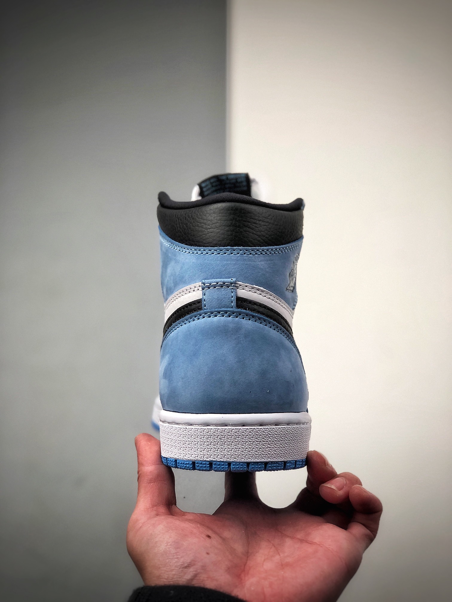 330  Air Jordan 1 Retro High OG “University Blue” 高帮 大学蓝 AJ1 555088-134