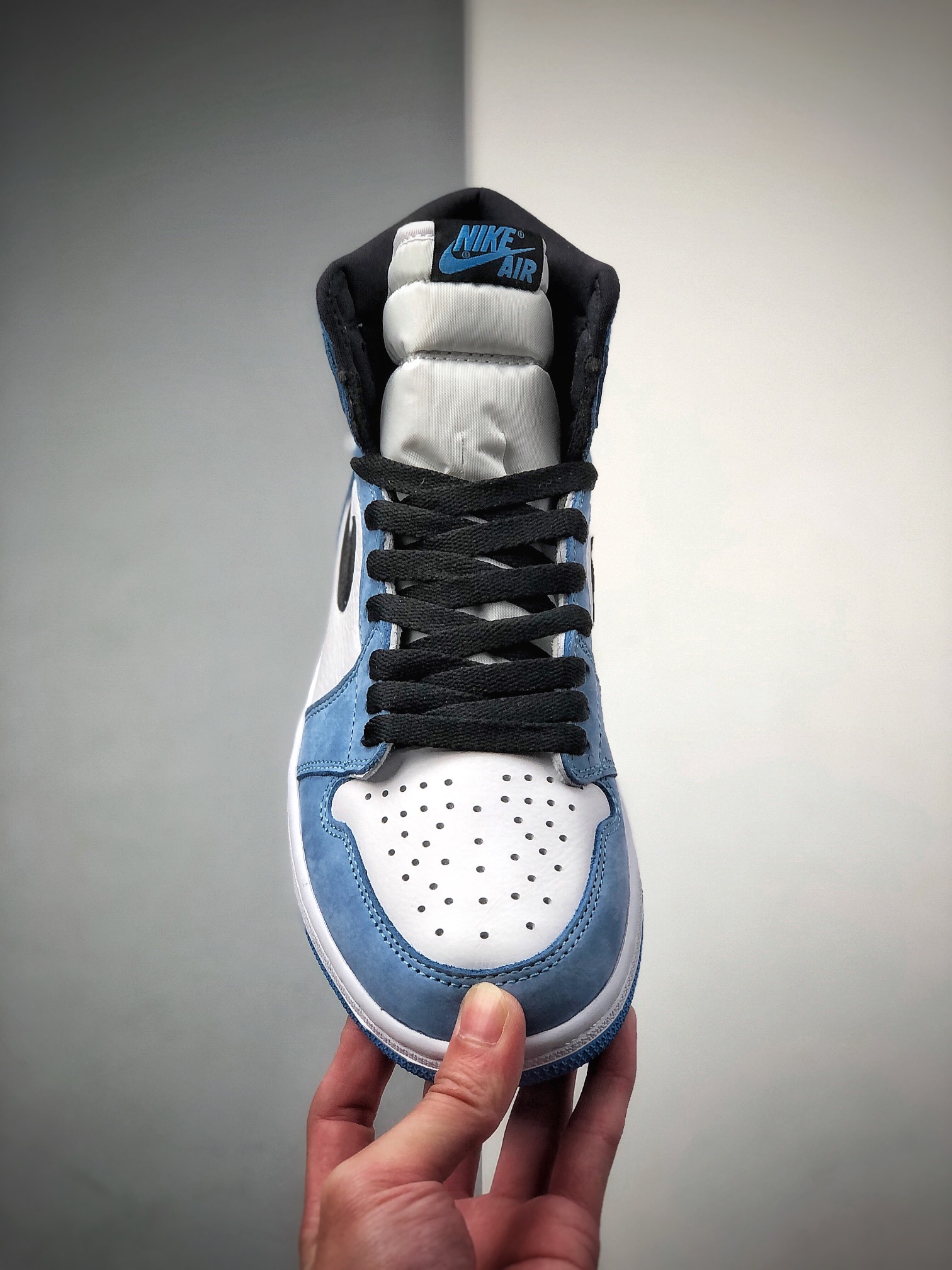 330  Air Jordan 1 Retro High OG “University Blue” 高帮 大学蓝 AJ1 555088-134