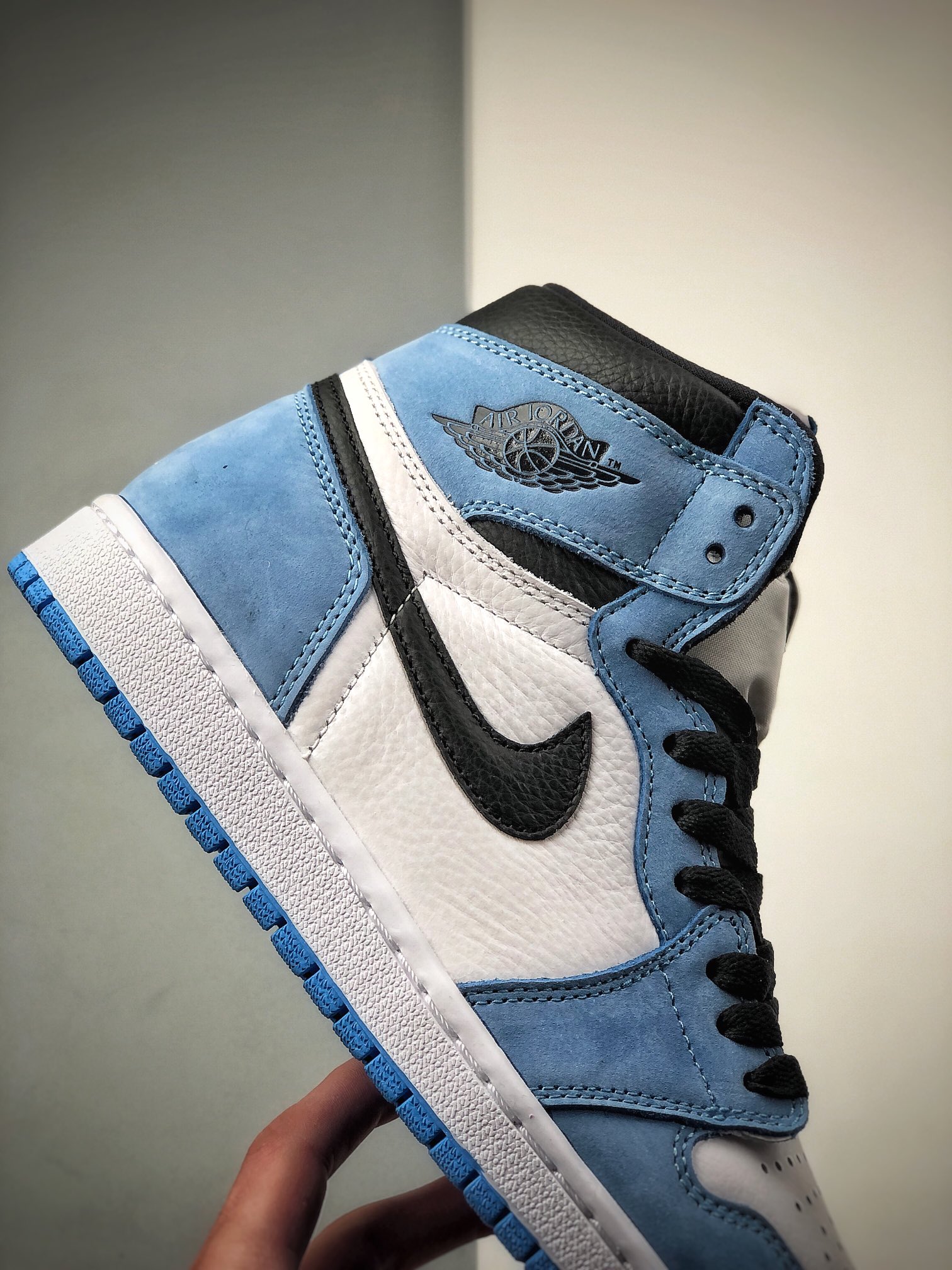 330  Air Jordan 1 Retro High OG “University Blue” 高帮 大学蓝 AJ1 555088-134