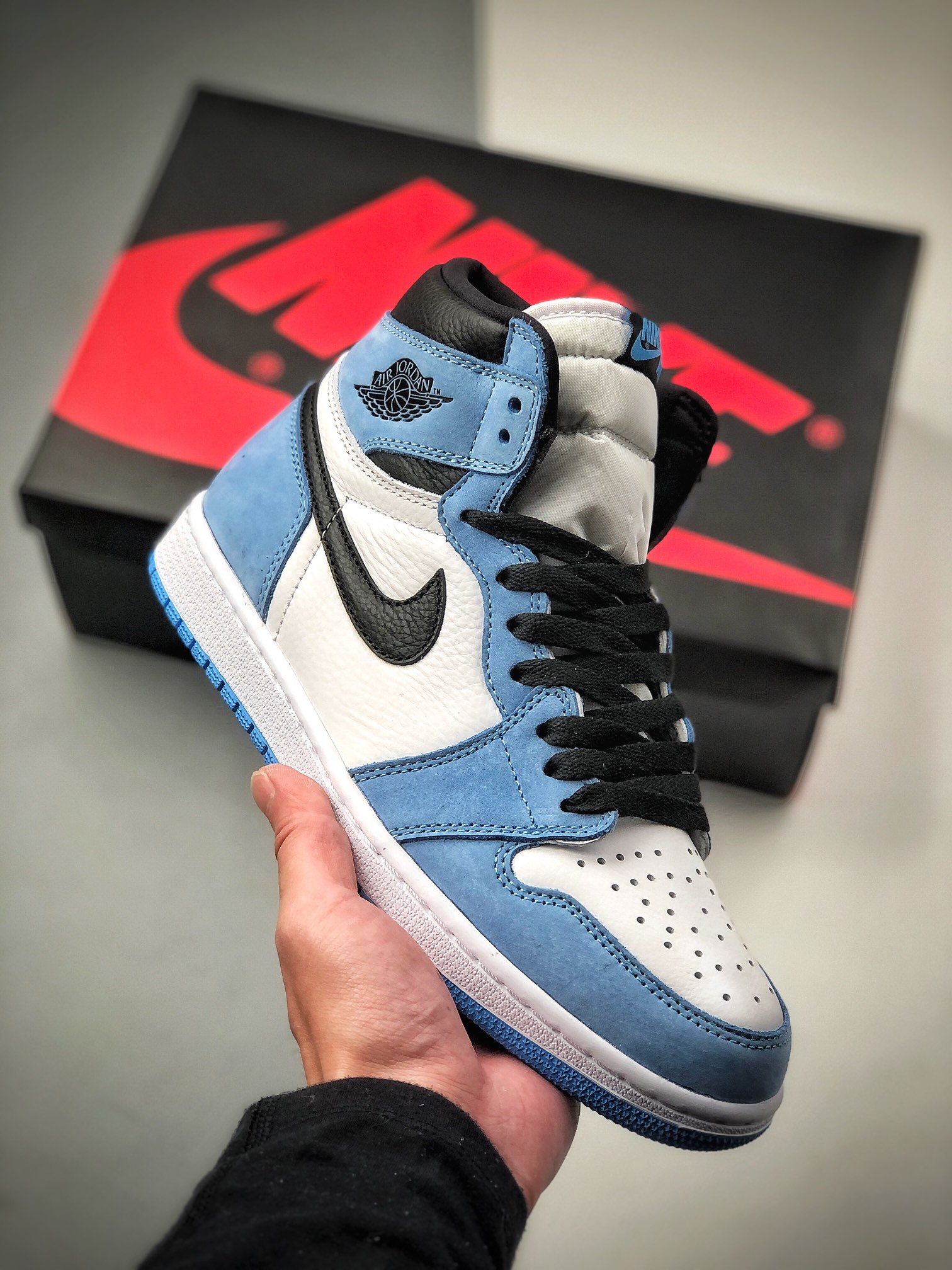 330  Air Jordan 1 Retro High OG “University Blue” 高帮 大学蓝 AJ1 555088-134