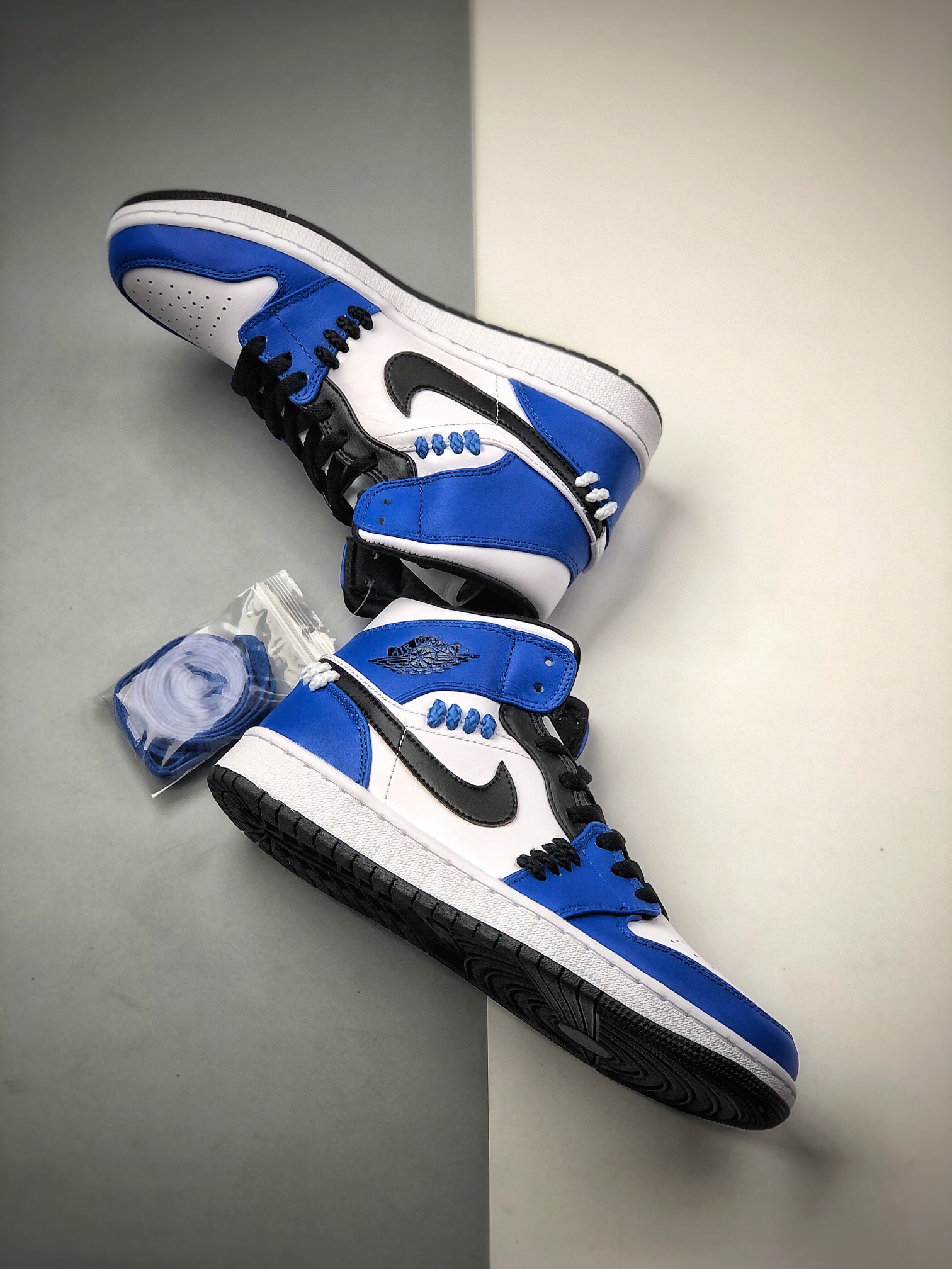 240  乔1 Air Jordan 1 Mid SE “Game Royal” AJ1 高帮捆绑小闪电CV0152-401