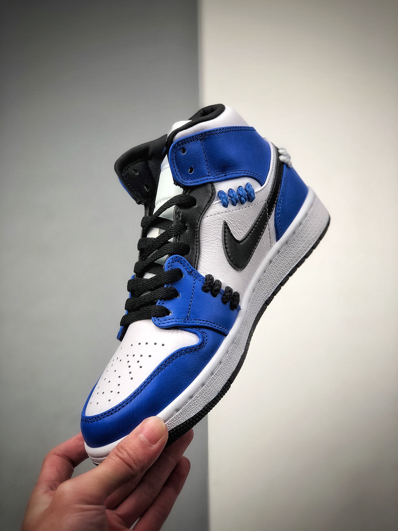 240  乔1 Air Jordan 1 Mid SE “Game Royal” AJ1 高帮捆绑小闪电CV0152-401