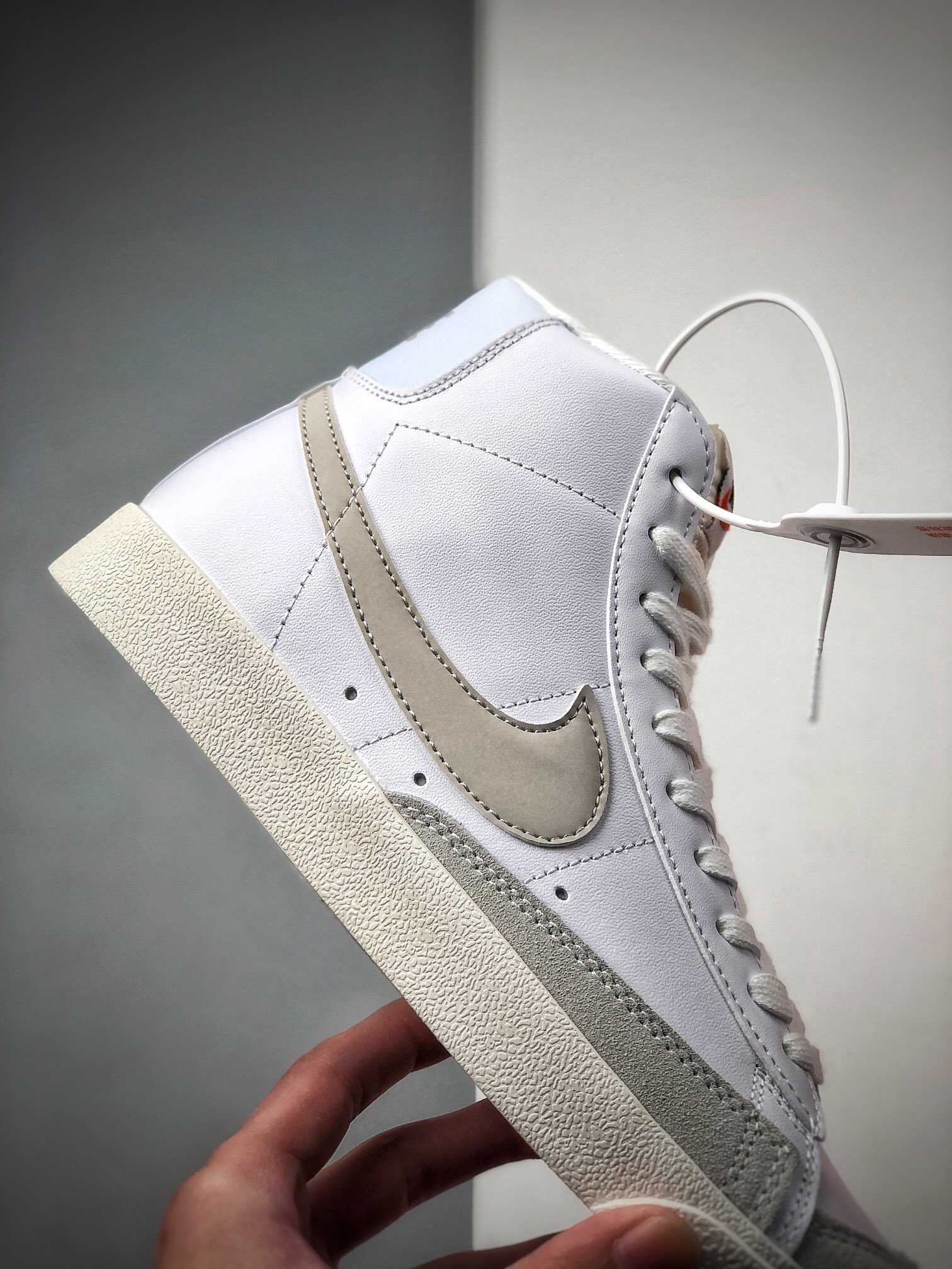 160  公司级 Nike Blazer Mid Retro OG 开拓者经典复古高帮休闲板鞋 BQ6806-106