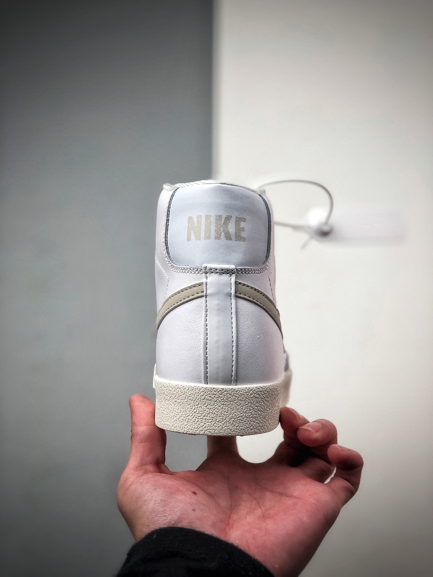 160  公司级 Nike Blazer Mid Retro OG 开拓者经典复古高帮休闲板鞋 BQ6806-106