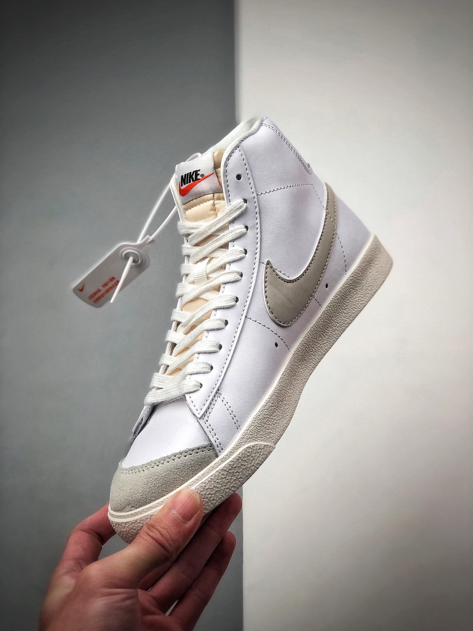 160  公司级 Nike Blazer Mid Retro OG 开拓者经典复古高帮休闲板鞋 BQ6806-106